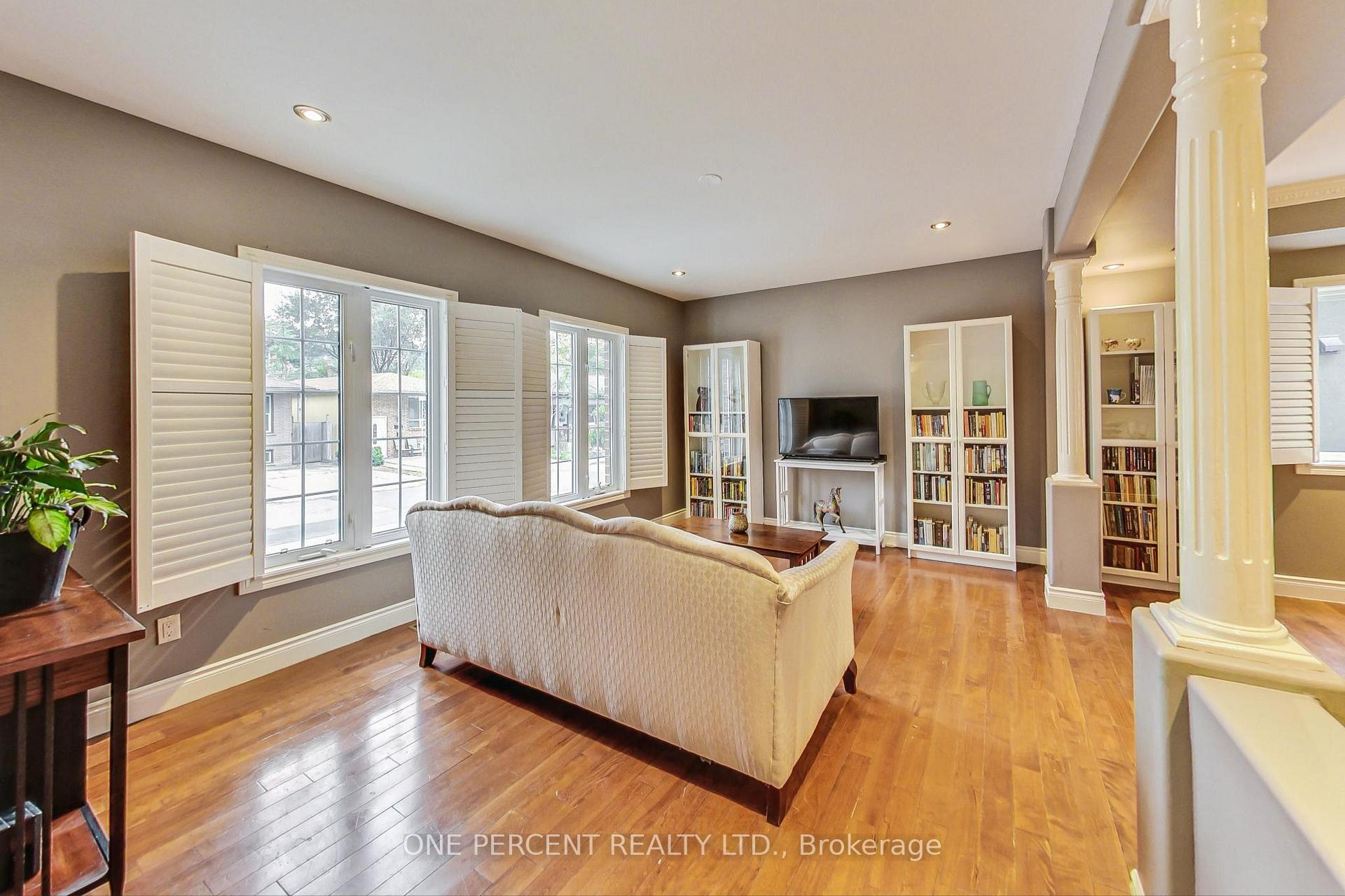 Photo 16 of 23 Grove Street, Hamilton, Corktown — HOMEH