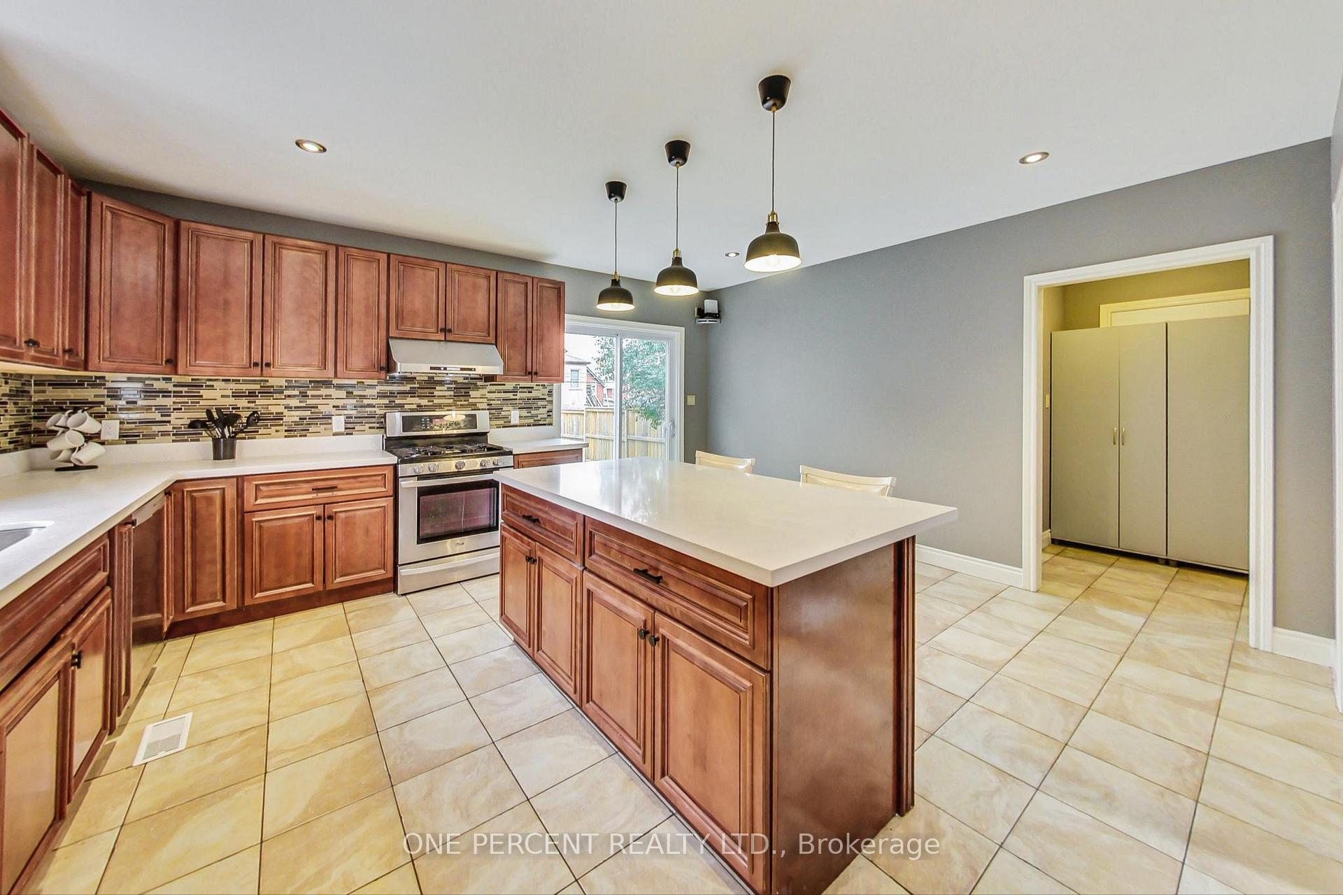 Photo 18 of 23 Grove Street, Hamilton, Corktown — HOMEH