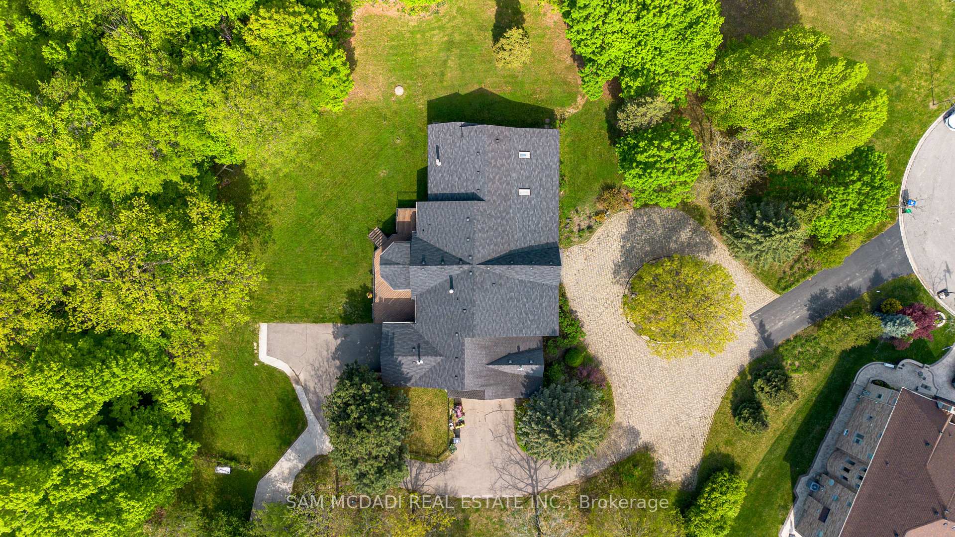 Photo 4 of 16 Calstock Place, Brampton, Credit Valley — HOMEH
