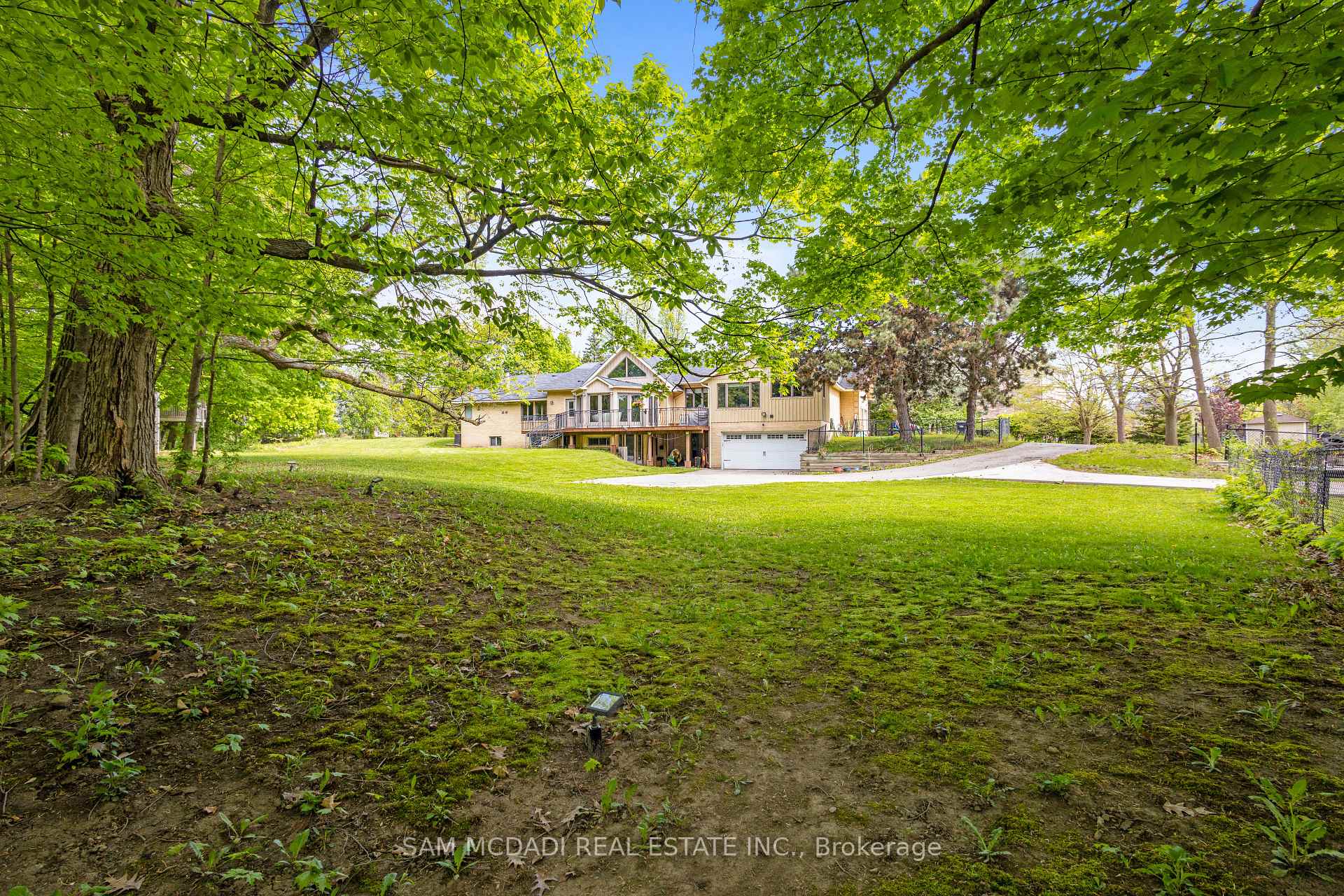 Photo 10 of 16 Calstock Place, Brampton, Credit Valley — HOMEH