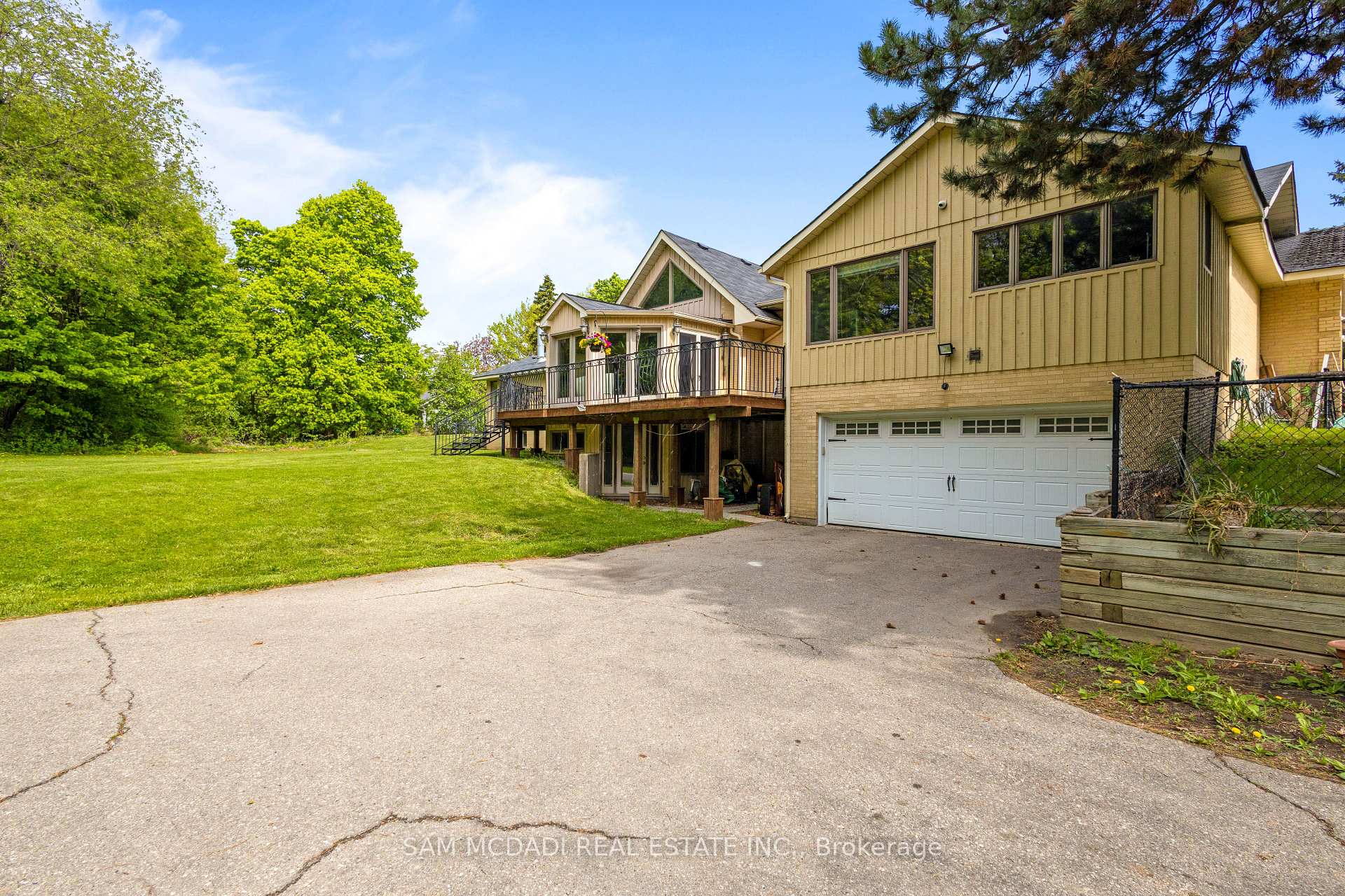 Photo 6 of 16 Calstock Place, Brampton, Credit Valley — HOMEH