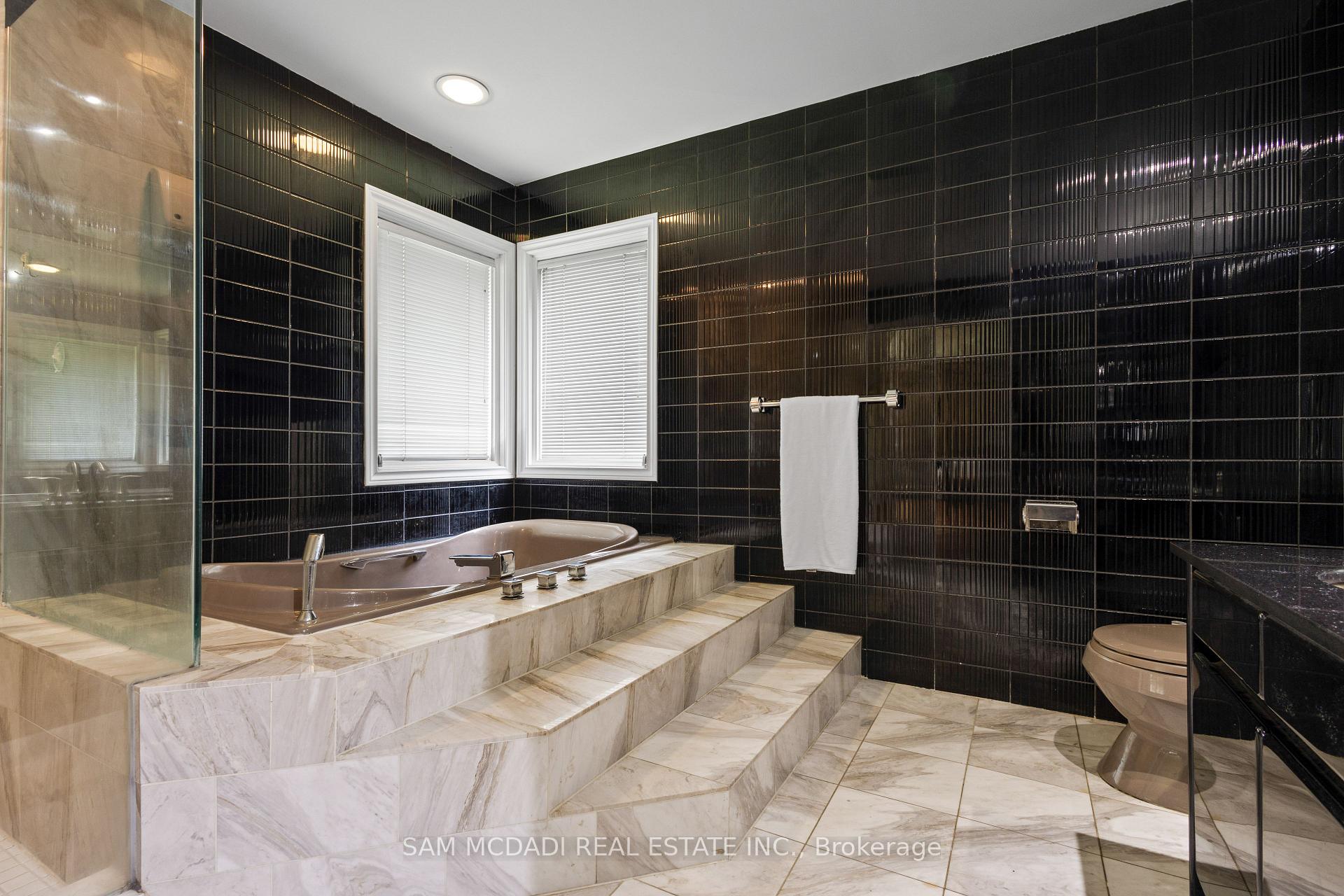 Photo 34 of 16 Calstock Place, Brampton, Credit Valley — HOMEH