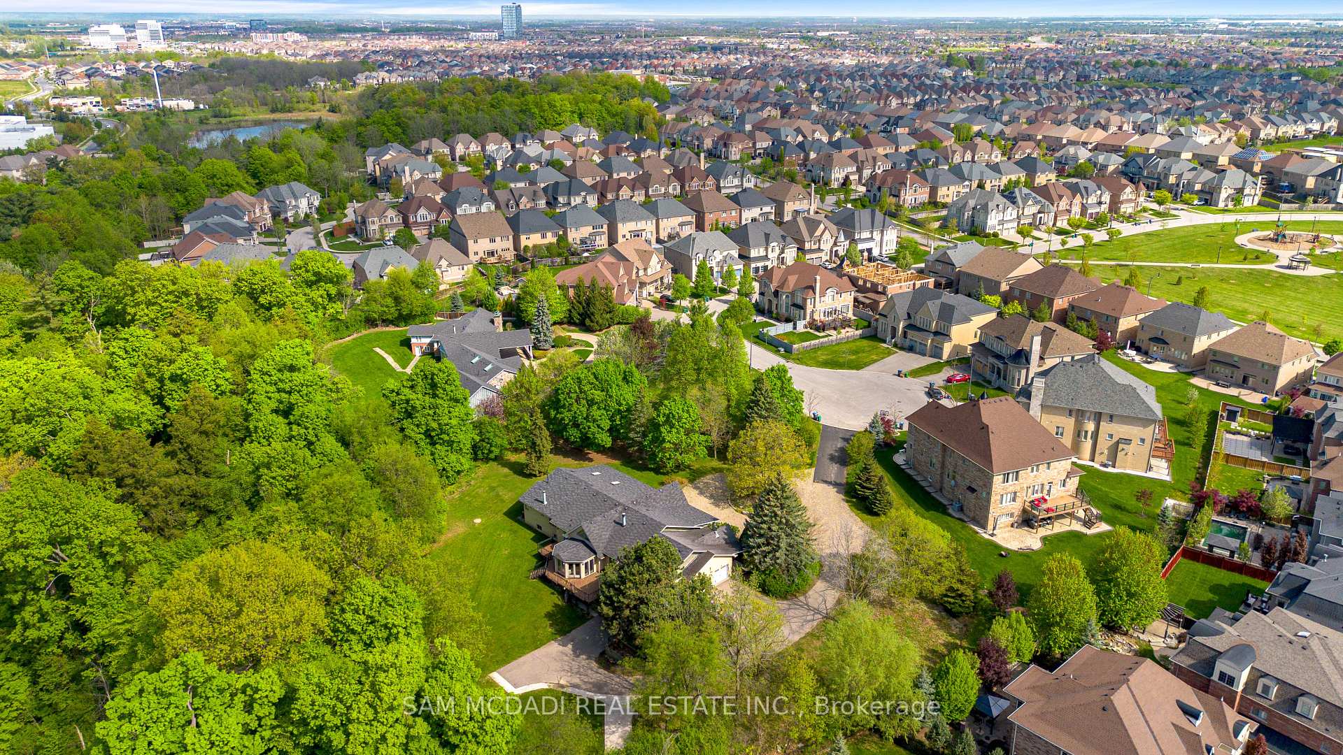 Photo 23 of 16 Calstock Place, Brampton, Credit Valley — HOMEH