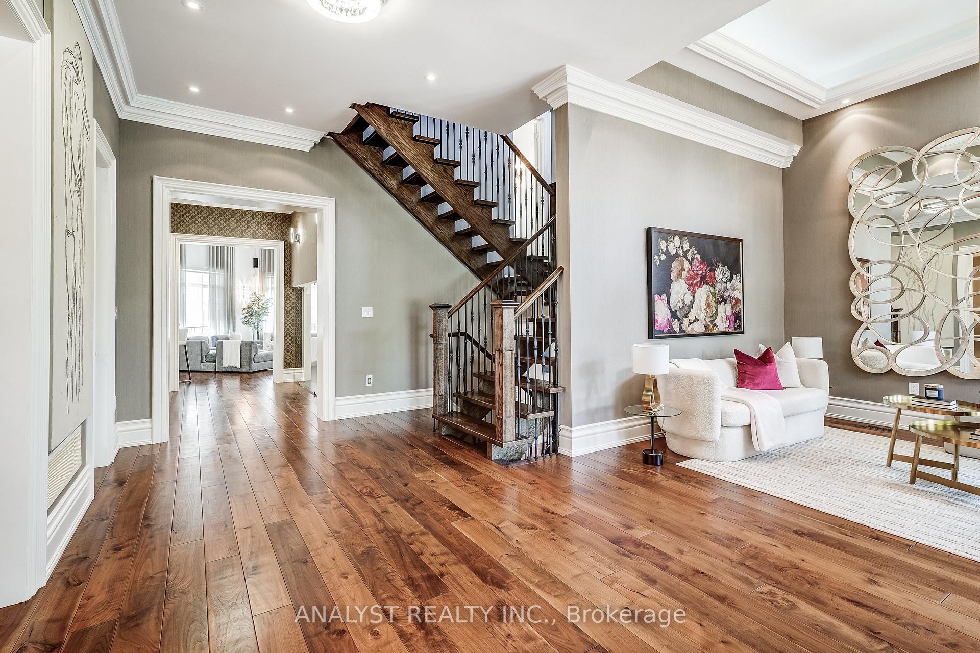 Photo 6 of 115 Hazelridge Court, Vaughan, Kleinburg — HOMEH