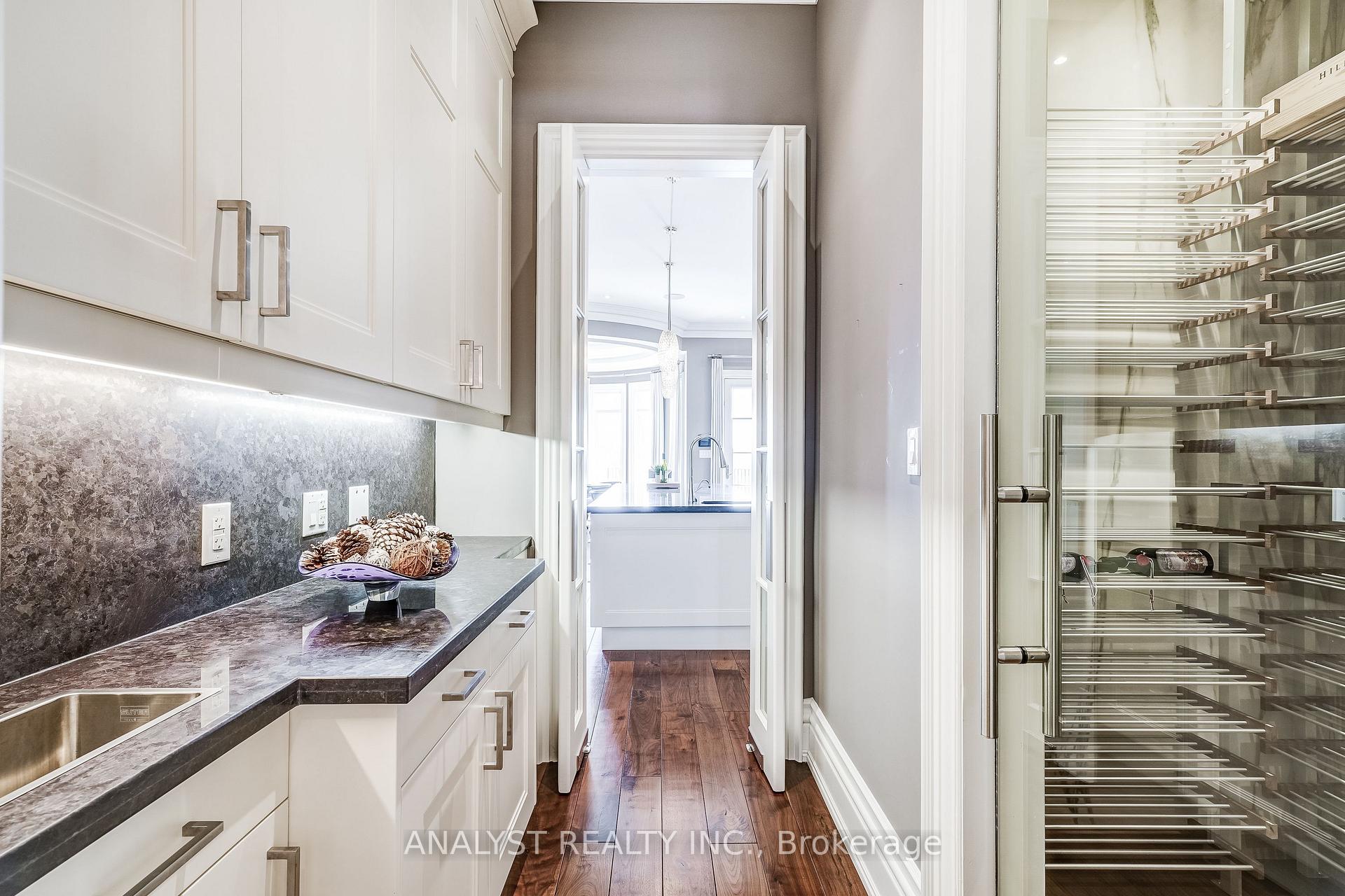 Photo 7 of 115 Hazelridge Court, Vaughan, Kleinburg — HOMEH