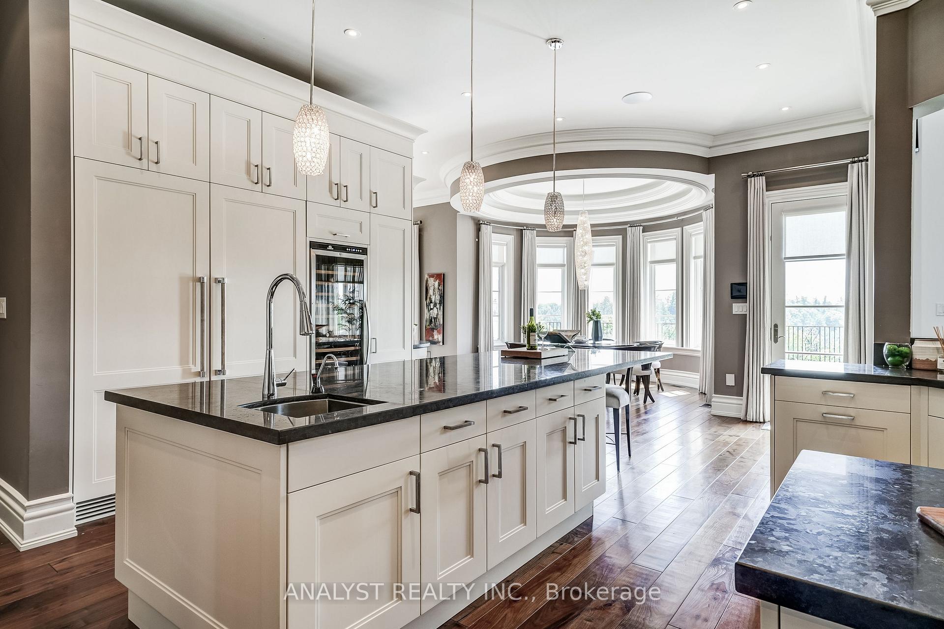 Photo 13 of 115 Hazelridge Court, Vaughan, Kleinburg — HOMEH