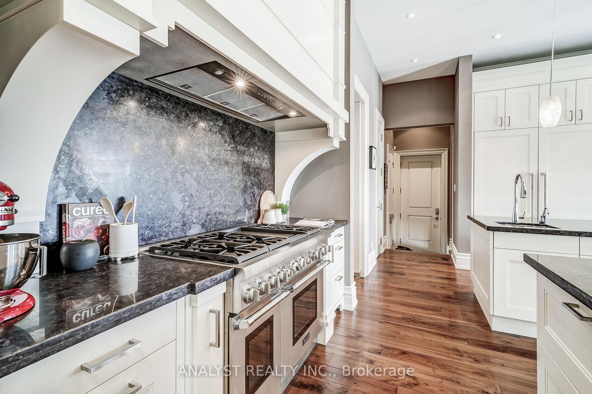 Photo 14 of 115 Hazelridge Court, Vaughan, Kleinburg — HOMEH