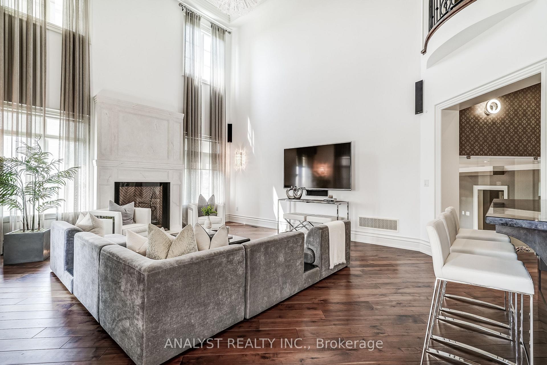Photo 23 of 115 Hazelridge Court, Vaughan, Kleinburg — HOMEH