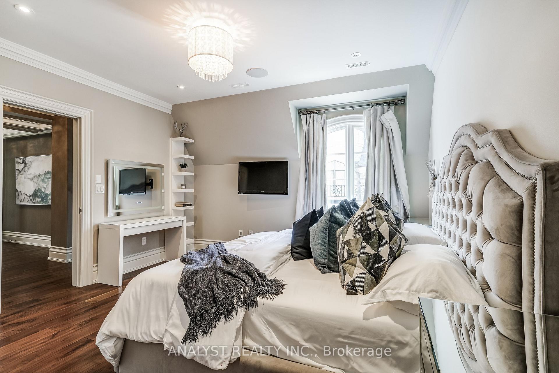 Photo 17 of 115 Hazelridge Court, Vaughan, Kleinburg — HOMEH