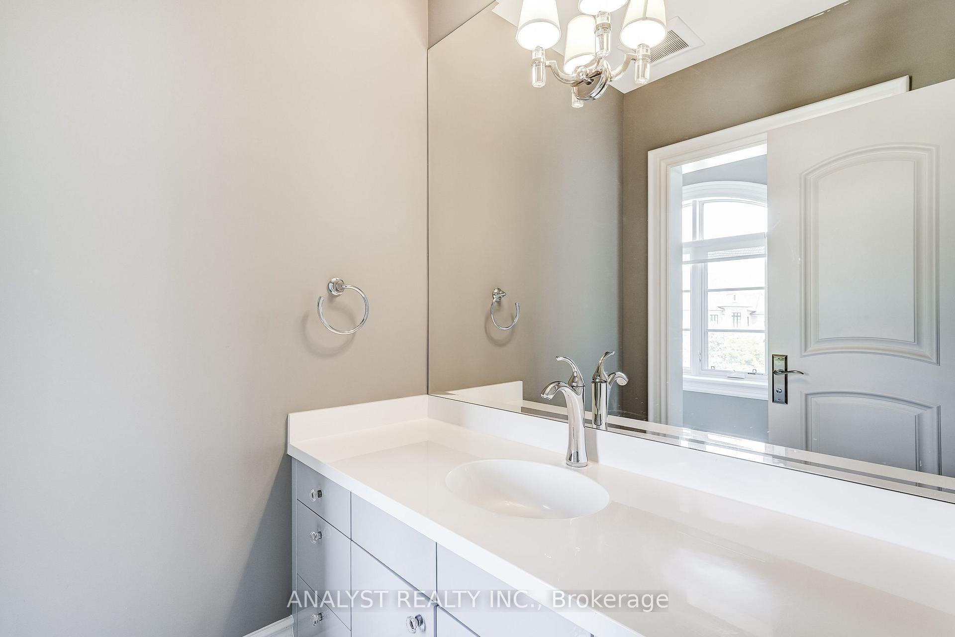Photo 15 of 115 Hazelridge Court, Vaughan, Kleinburg — HOMEH