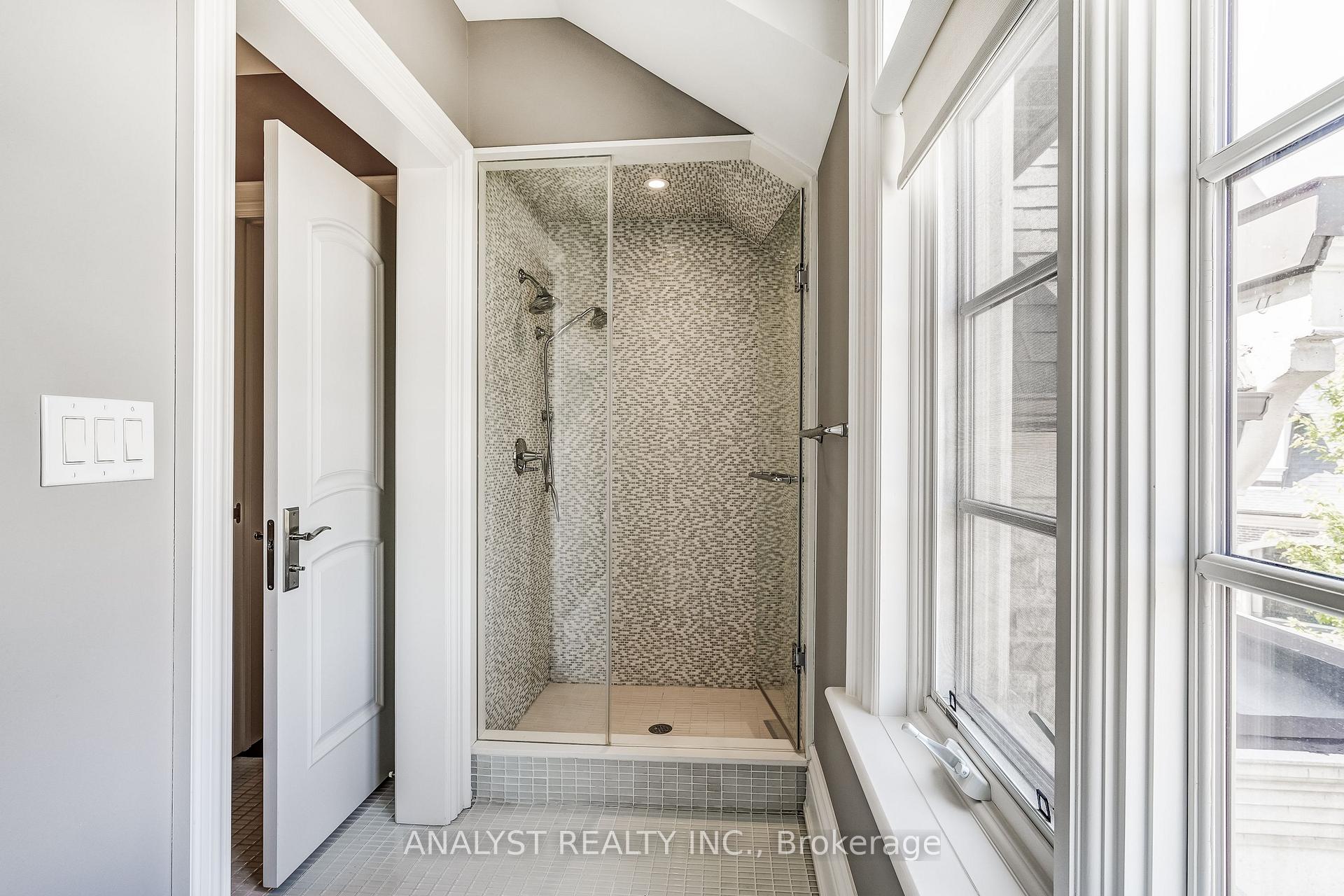 Photo 37 of 115 Hazelridge Court, Vaughan, Kleinburg — HOMEH