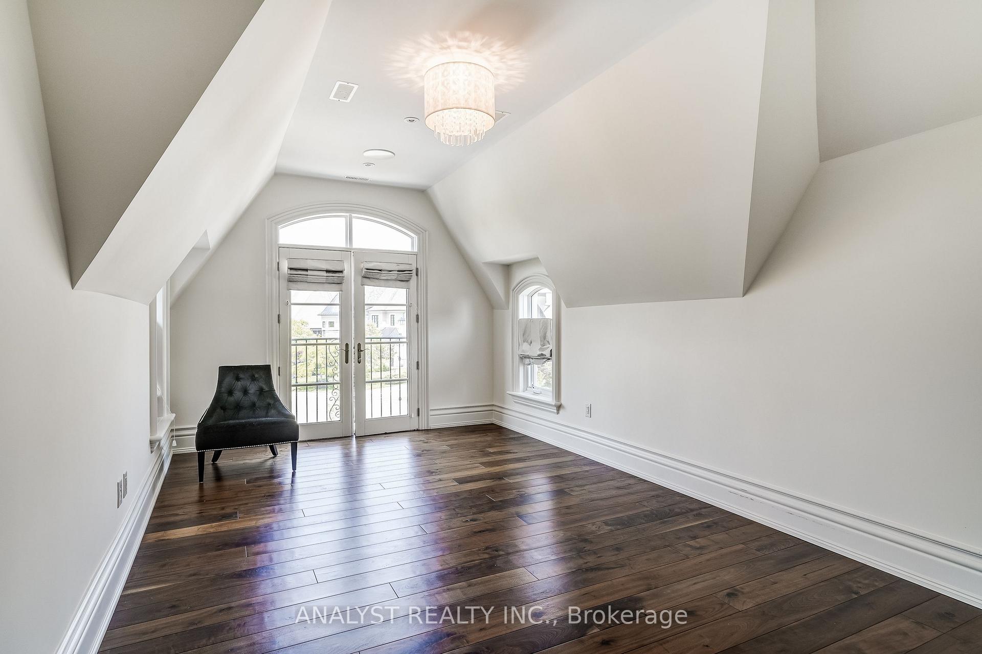 Photo 20 of 115 Hazelridge Court, Vaughan, Kleinburg — HOMEH
