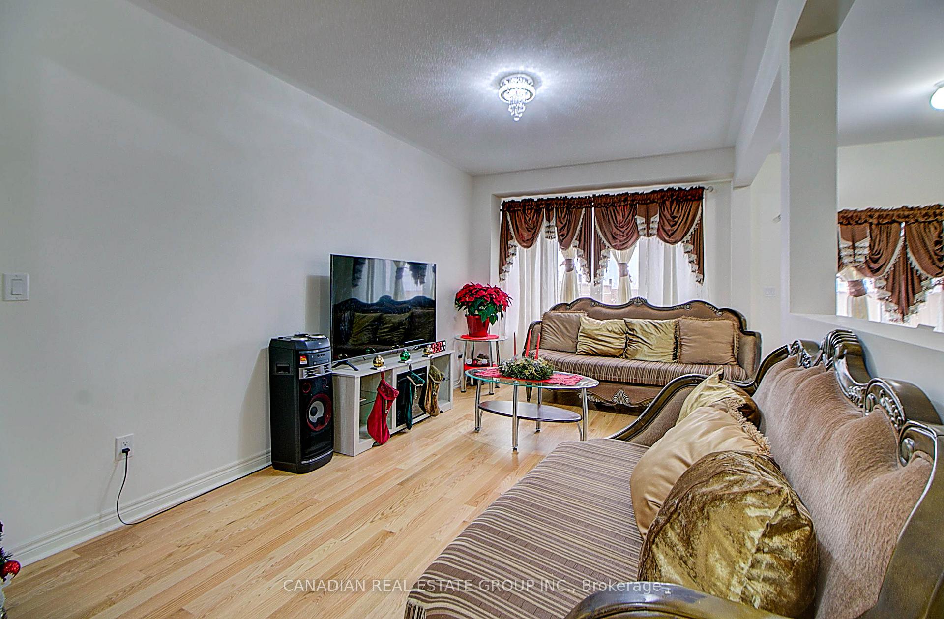 Photo 6 of 1205 Kettering Drive, Oshawa, Eastdale — HOMEH