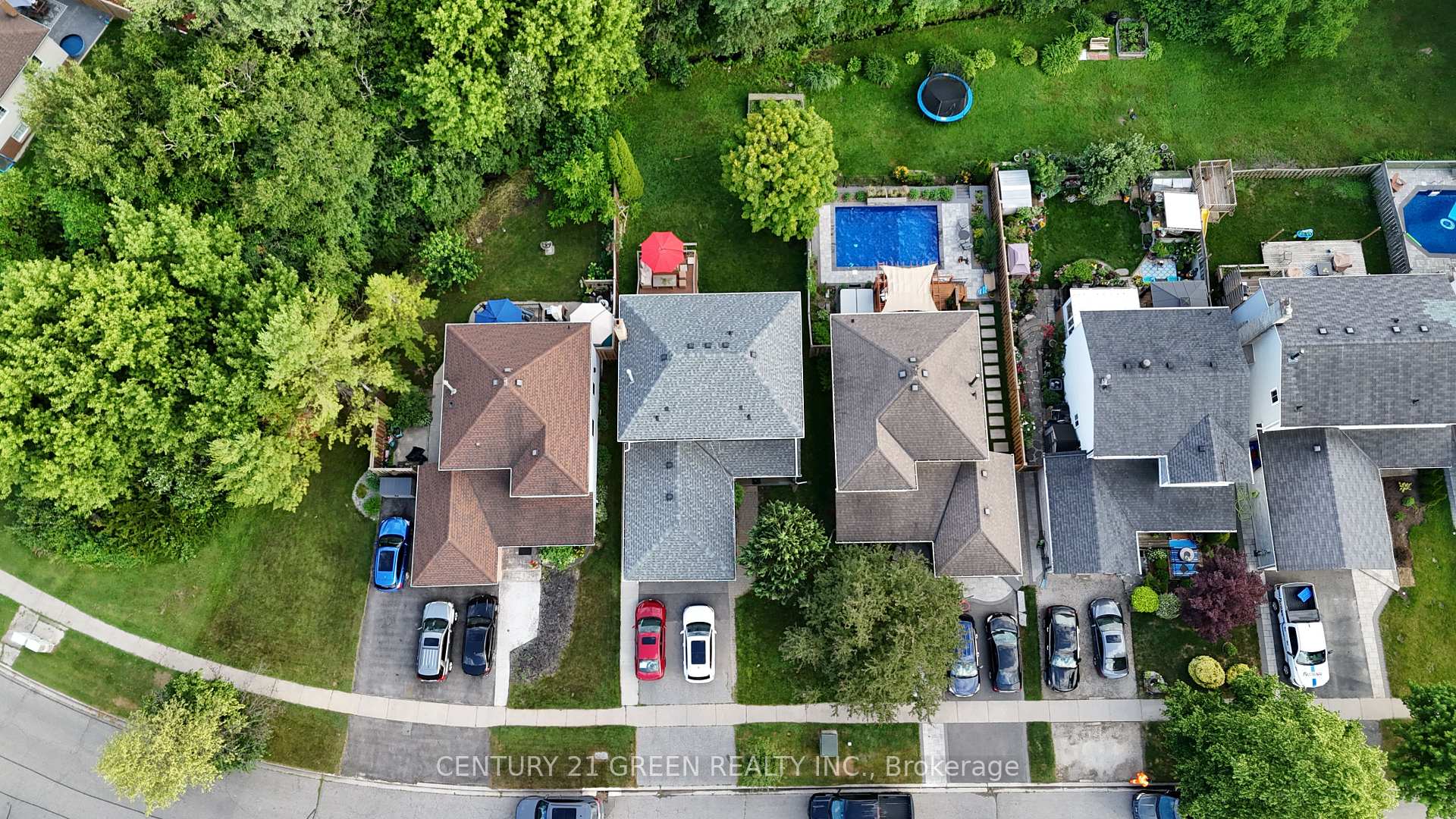 Photo 2 of 13 Alderbrook Drive, Clarington, Courtice — HOMEH