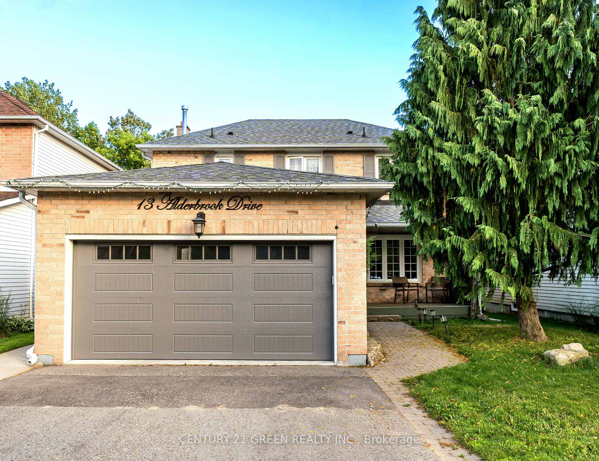 Photo 3 of 13 Alderbrook Drive, Clarington, Courtice — HOMEH