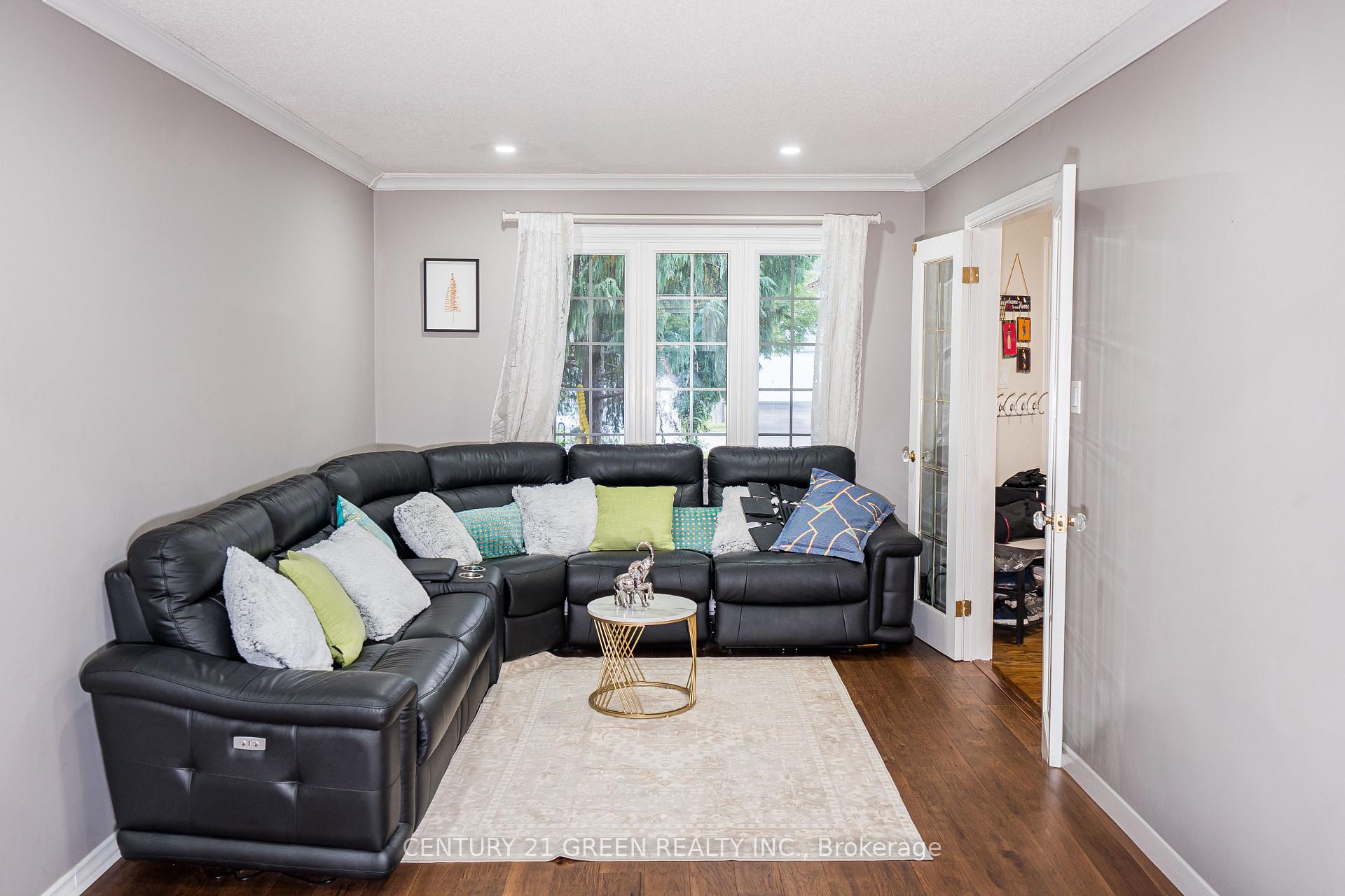 Photo 9 of 13 Alderbrook Drive, Clarington, Courtice — HOMEH
