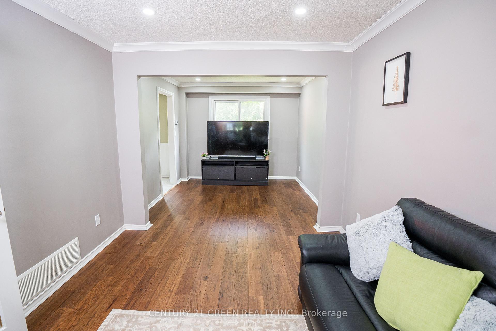 Photo 12 of 13 Alderbrook Drive, Clarington, Courtice — HOMEH