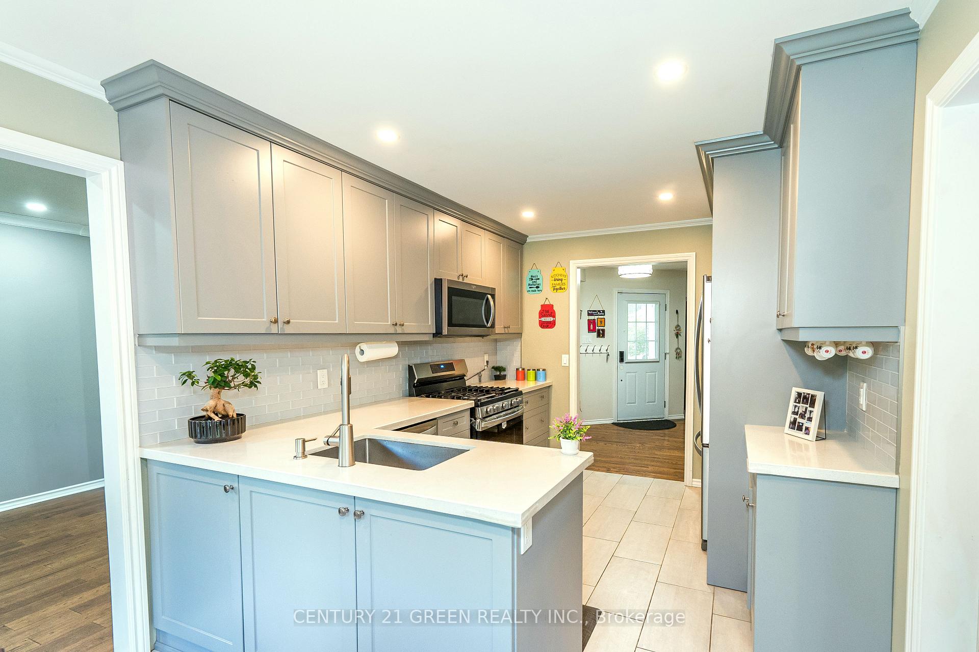 Photo 15 of 13 Alderbrook Drive, Clarington, Courtice — HOMEH