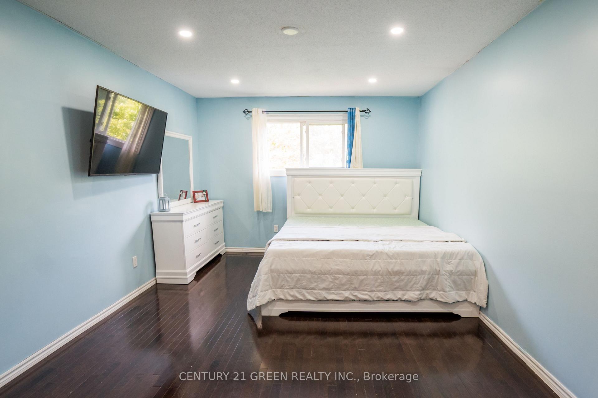 Photo 24 of 13 Alderbrook Drive, Clarington, Courtice — HOMEH