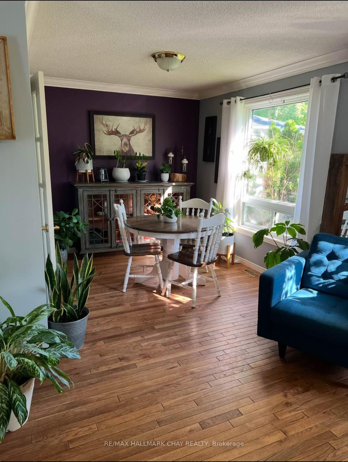 Photo 17 of 35 Kipling Place, Barrie, Letitia Heights — HOMEH