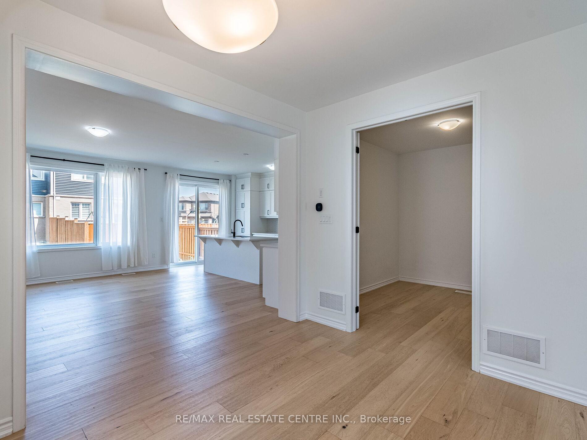 Photo 17 of 71 Routley Street, Kitchener — HOMEH