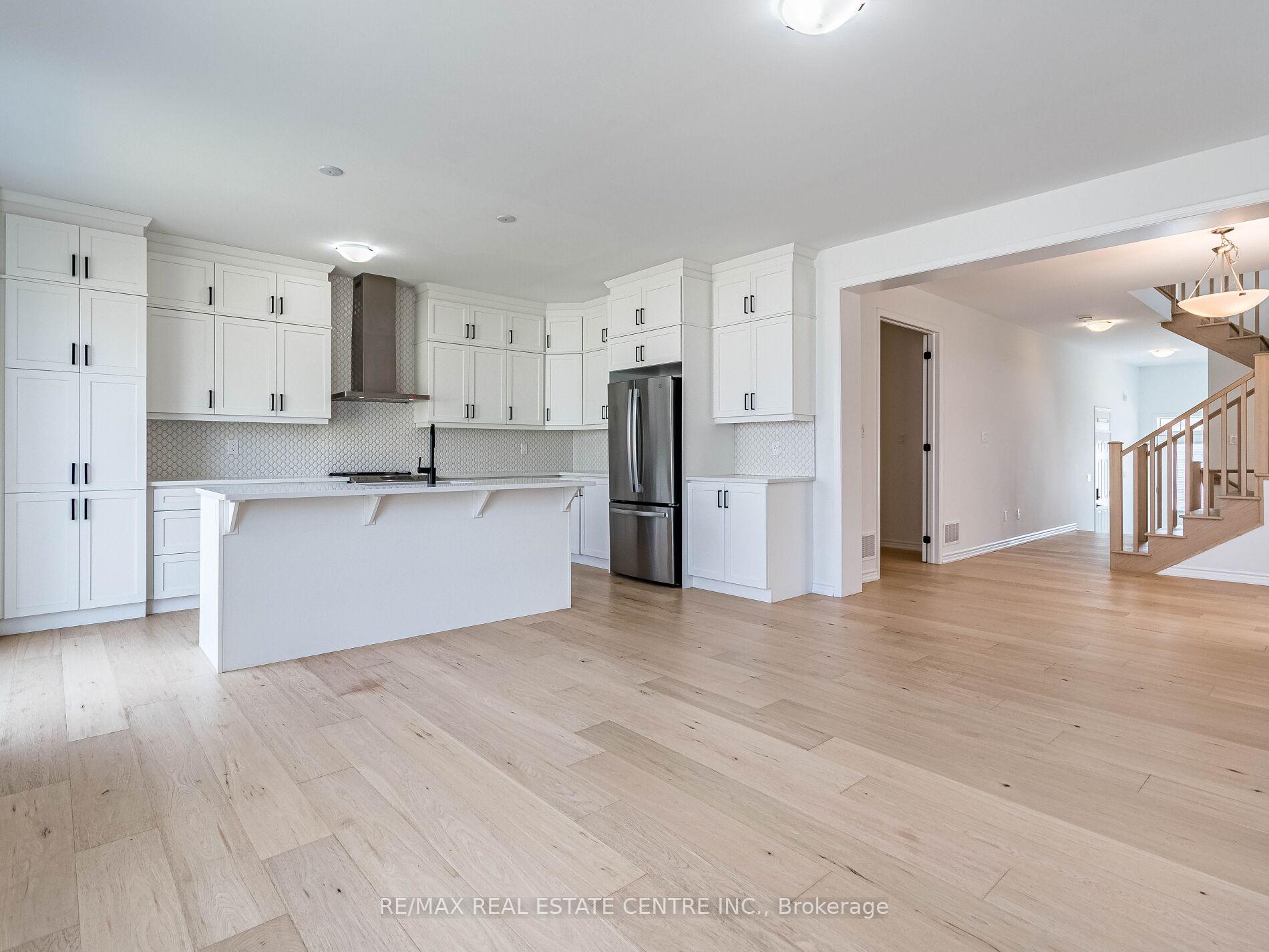 Photo 11 of 71 Routley Street, Kitchener — HOMEH