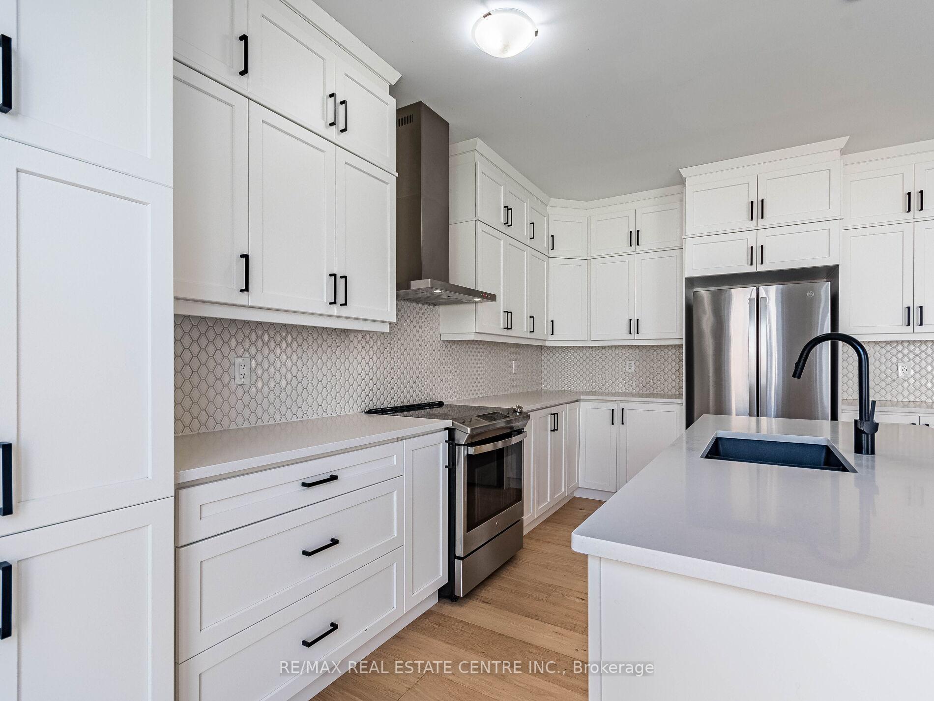 Photo 8 of 71 Routley Street, Kitchener — HOMEH