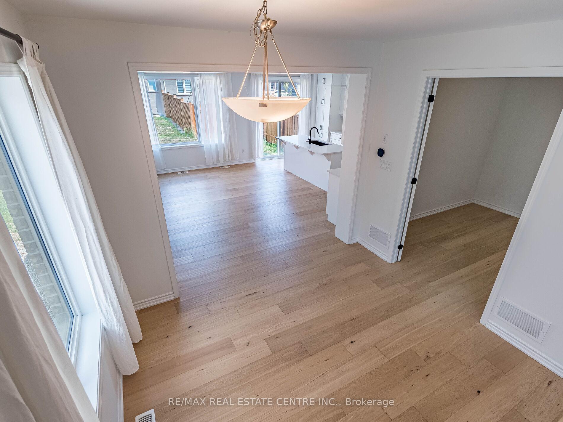 Photo 12 of 71 Routley Street, Kitchener — HOMEH