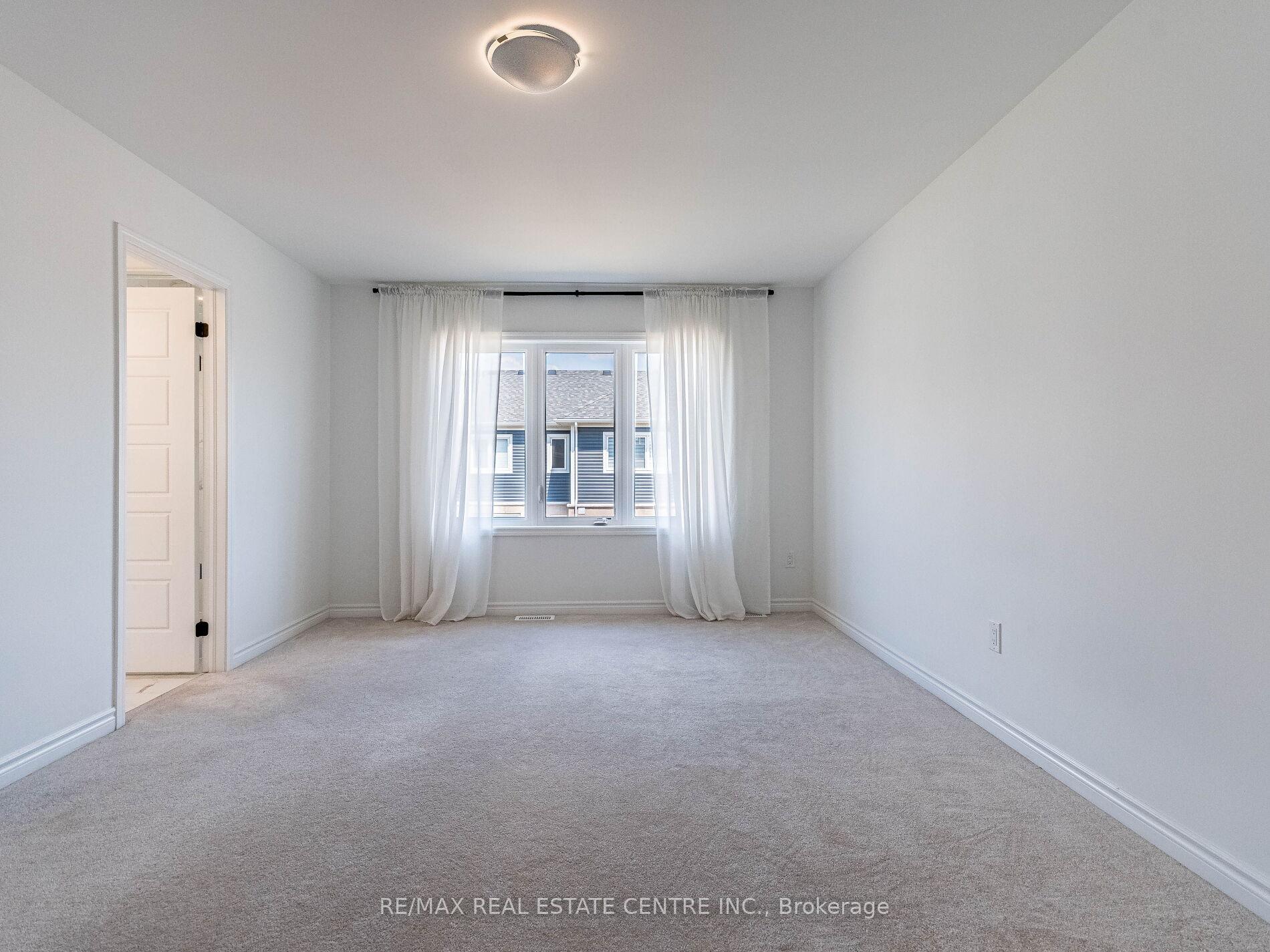 Photo 10 of 71 Routley Street, Kitchener — HOMEH