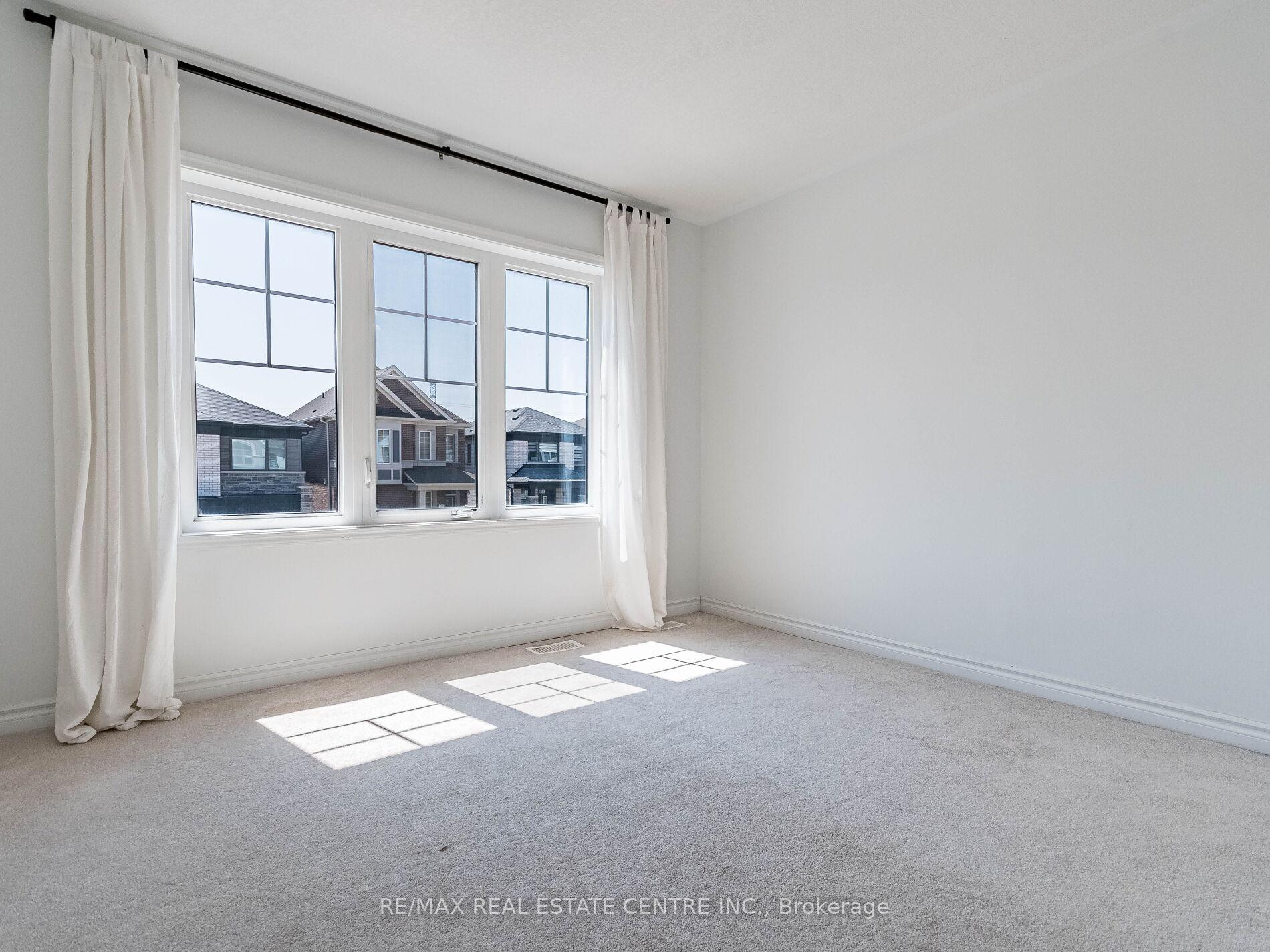 Photo 28 of 71 Routley Street, Kitchener — HOMEH