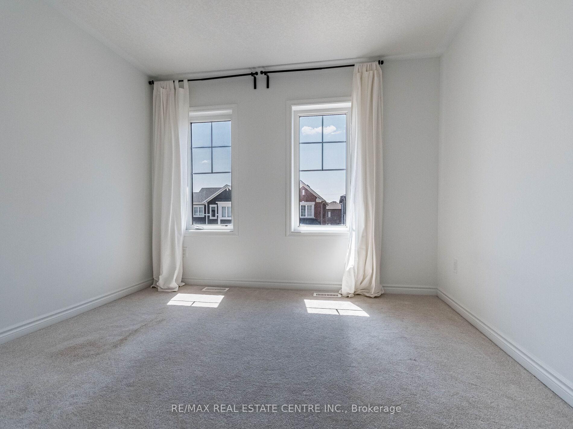 Photo 32 of 71 Routley Street, Kitchener — HOMEH