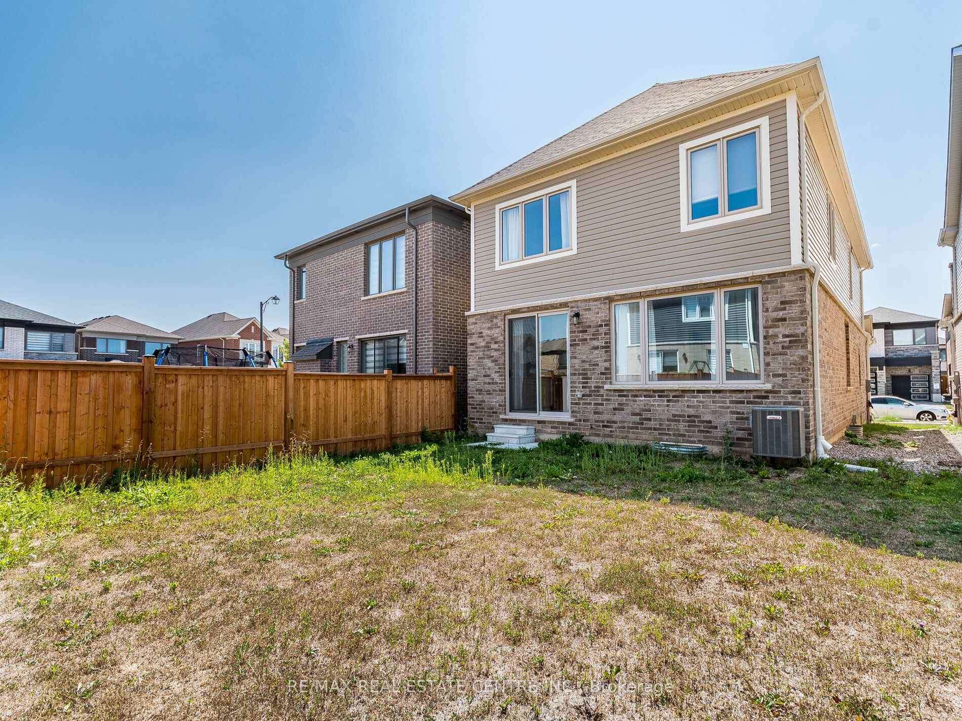 Photo 35 of 71 Routley Street, Kitchener — HOMEH