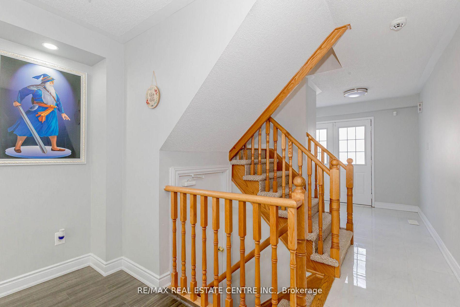 Photo 27 of 12 Tregate Crescent W, Brampton, Fletcher's Meadow — HOMEH
