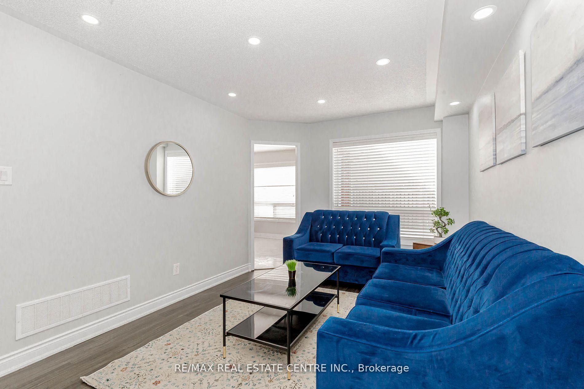 Photo 5 of 12 Tregate Crescent W, Brampton, Fletcher's Meadow — HOMEH