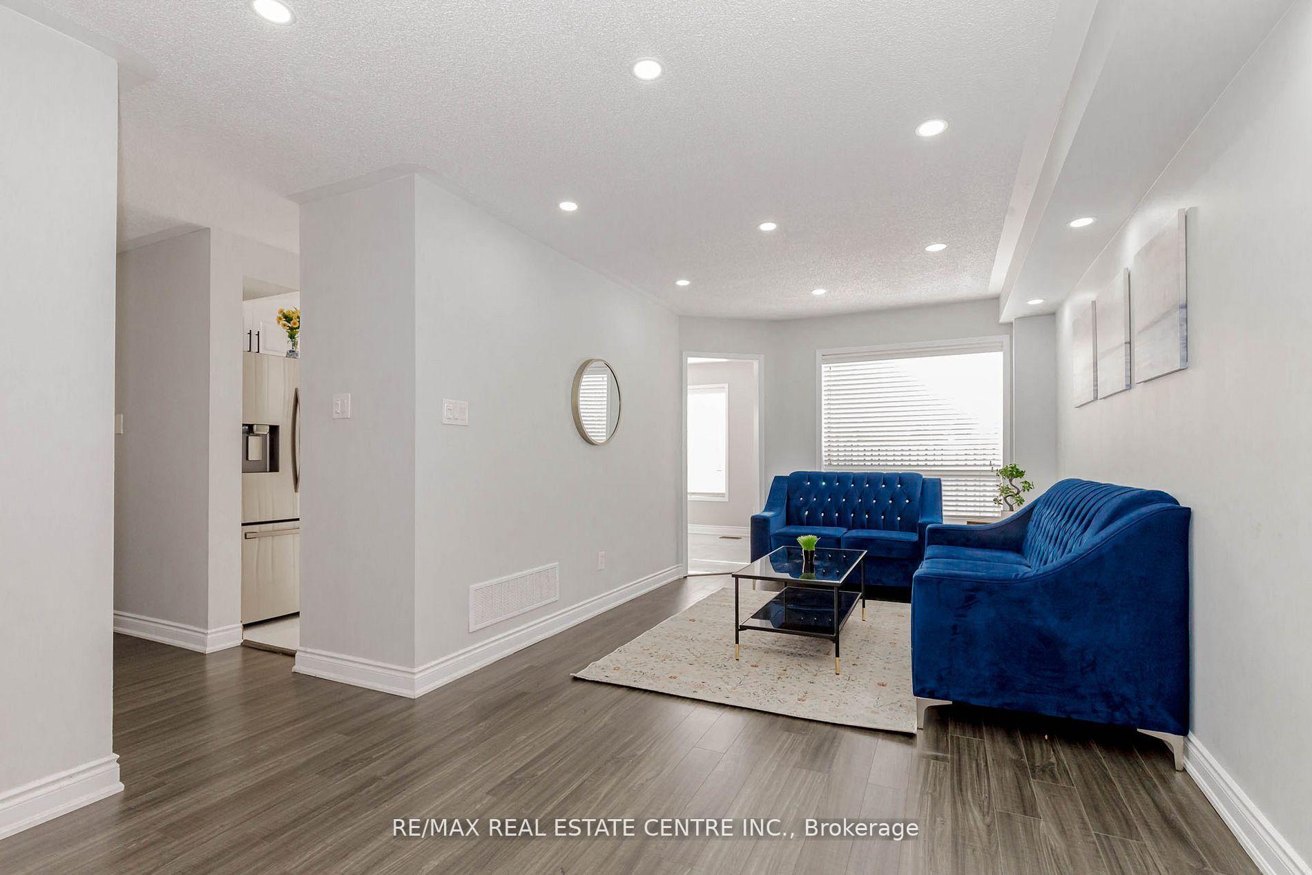 Photo 3 of 12 Tregate Crescent W, Brampton, Fletcher's Meadow — HOMEH