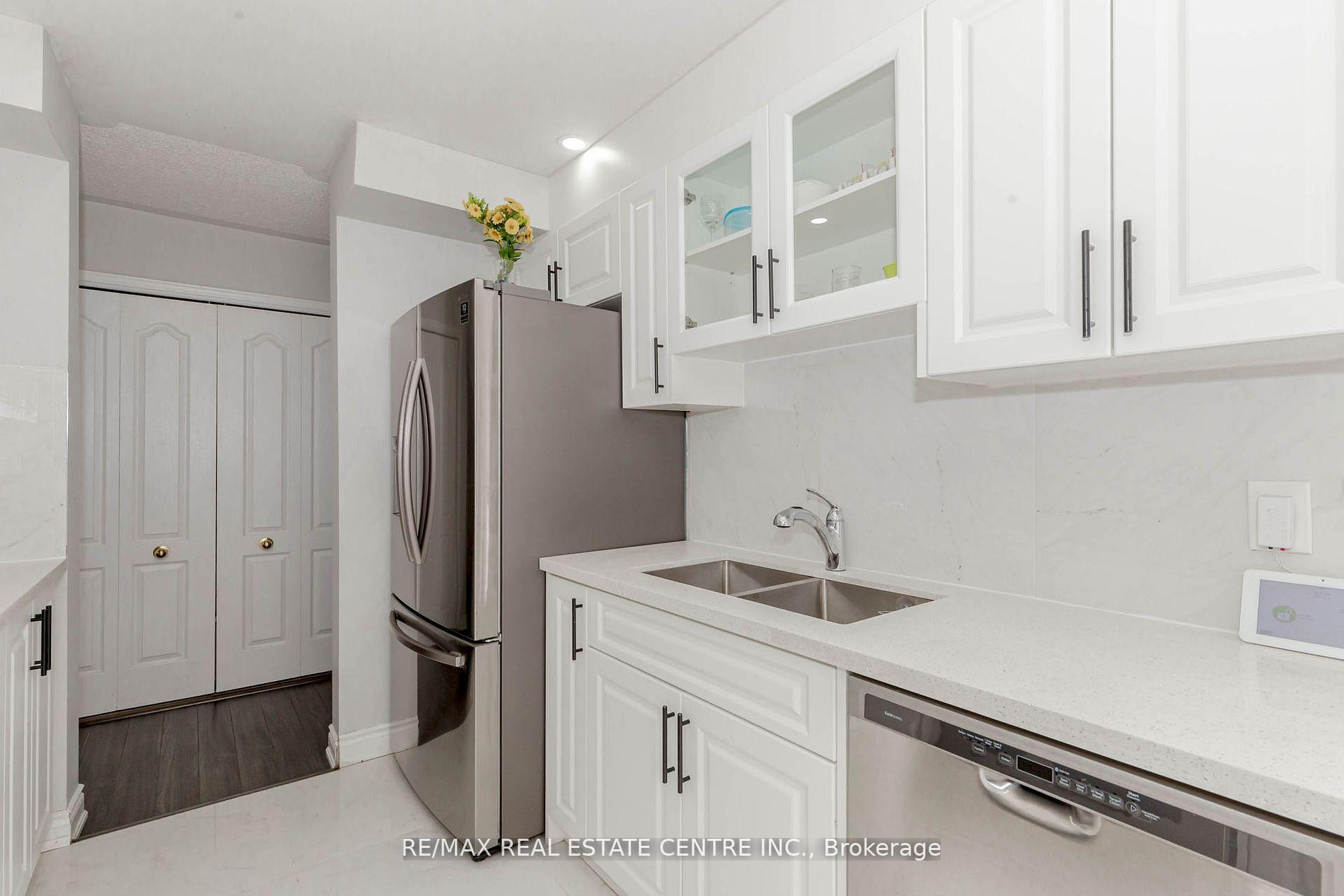 Photo 10 of 12 Tregate Crescent W, Brampton, Fletcher's Meadow — HOMEH