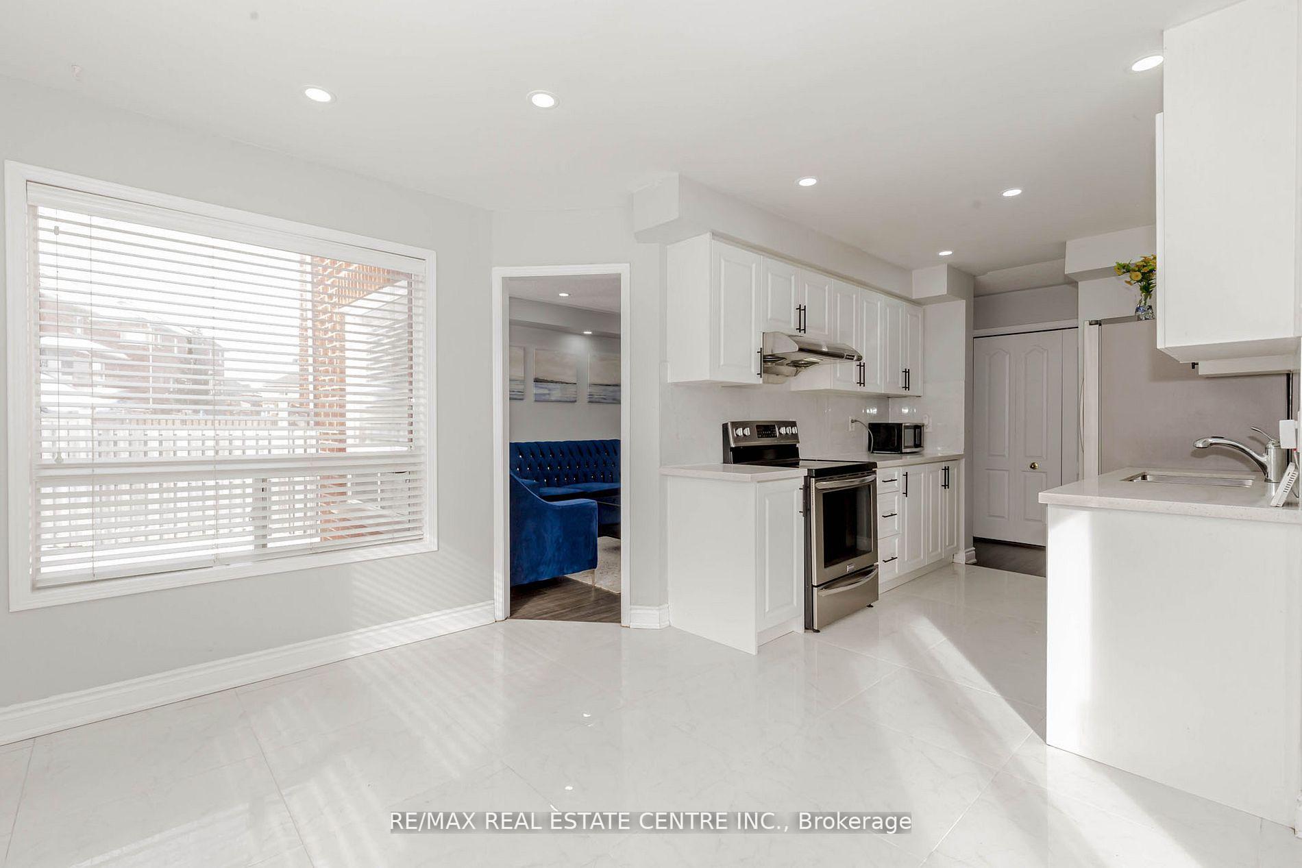 Photo 9 of 12 Tregate Crescent W, Brampton, Fletcher's Meadow — HOMEH
