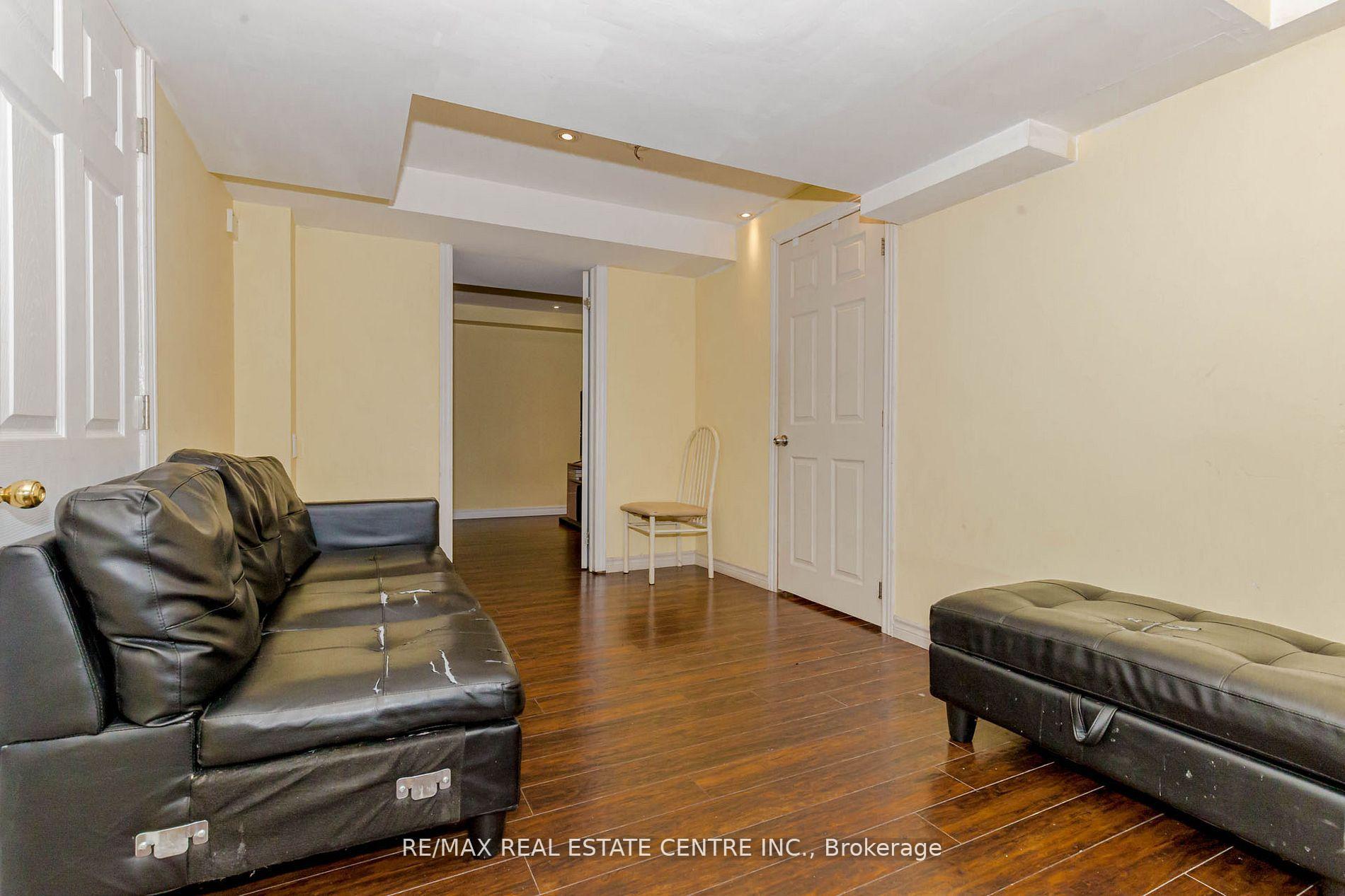 Photo 45 of 12 Tregate Crescent W, Brampton, Fletcher's Meadow — HOMEH