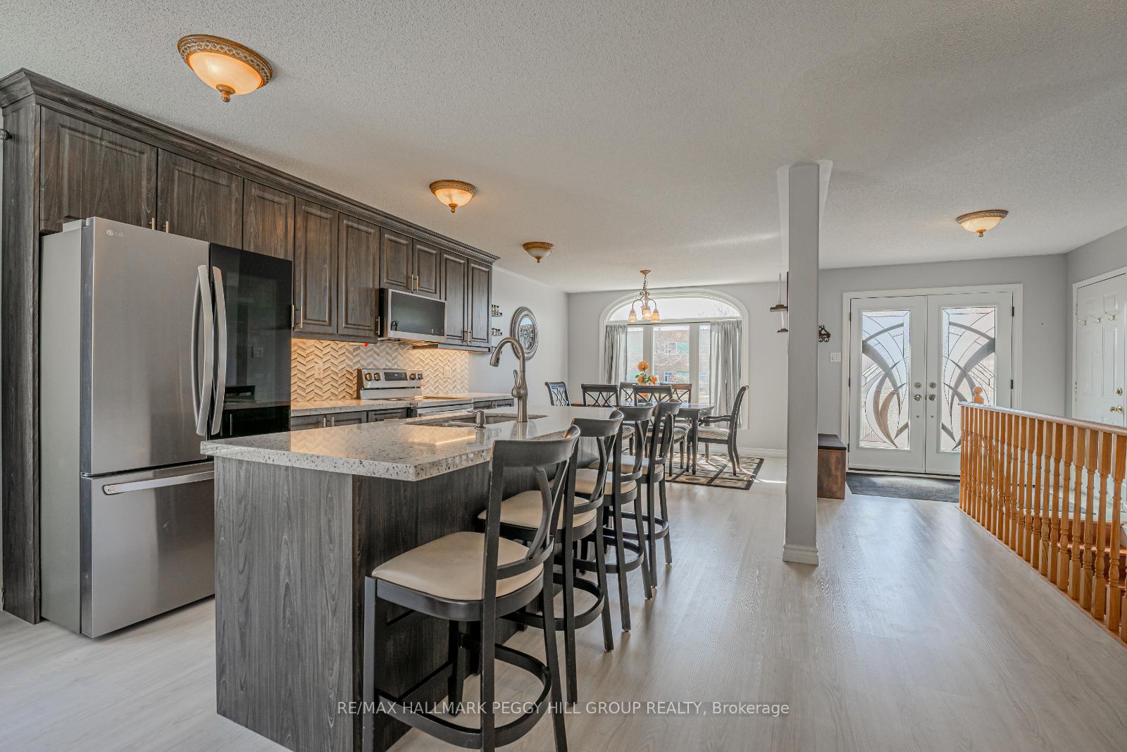 Photo 3 of 156 Mapleton Avenue, Barrie, Holly — HOMEH
