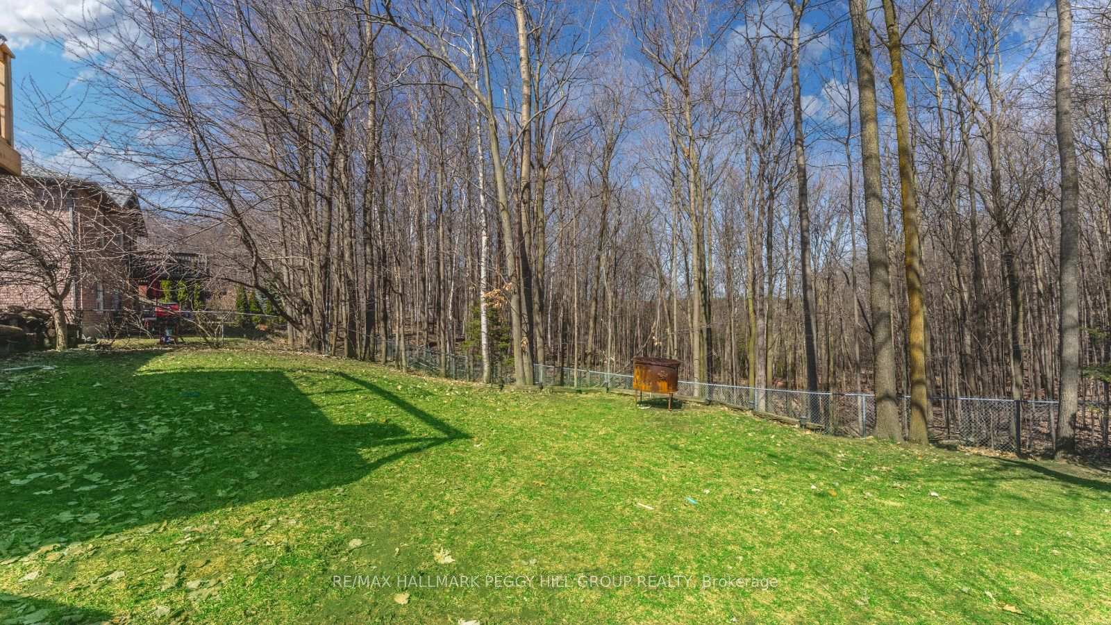 Photo 24 of 156 Mapleton Avenue, Barrie, Holly — HOMEH