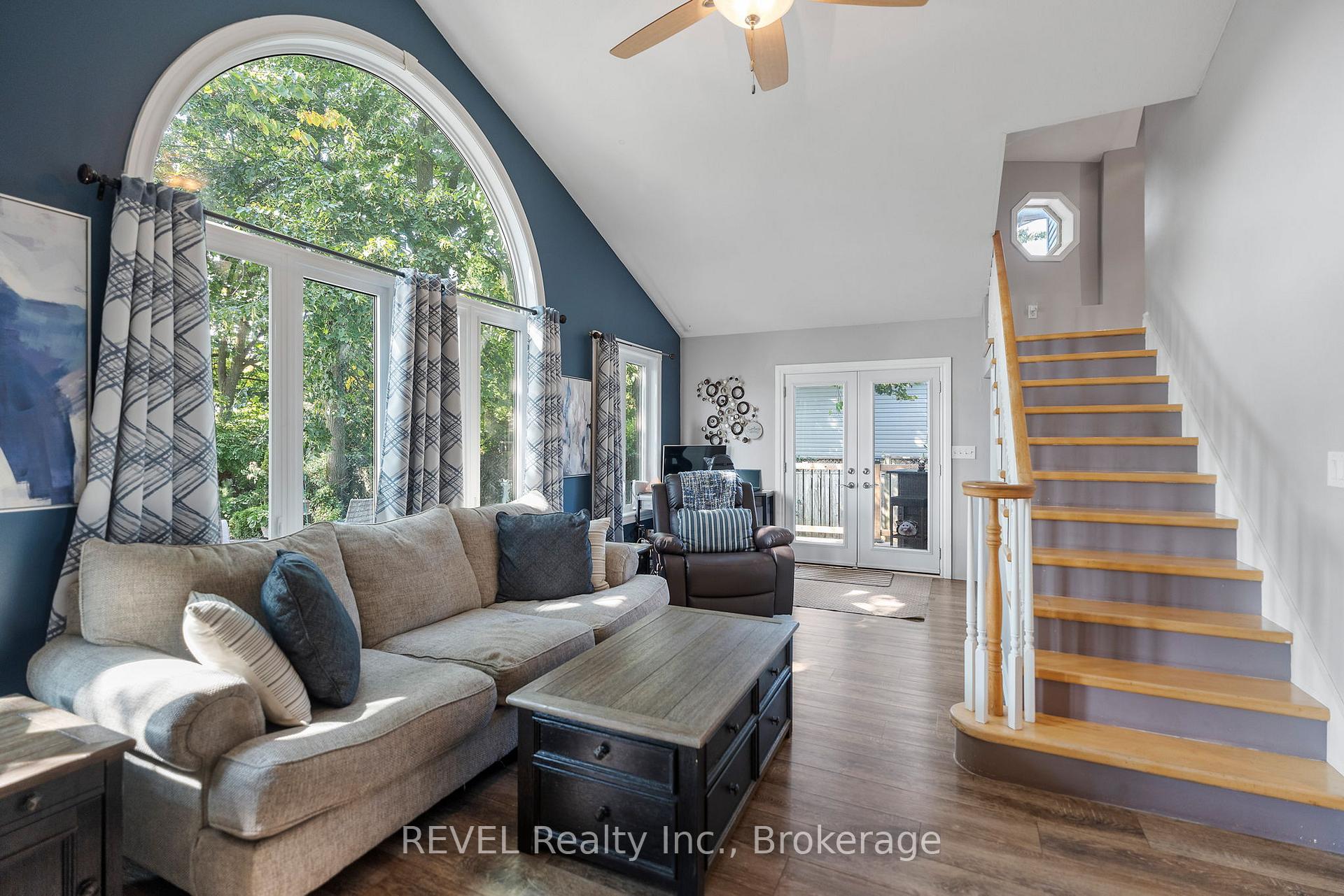 Photo 2 of 6431 Montrose Road, Niagara Falls, West Wood — HOMEH
