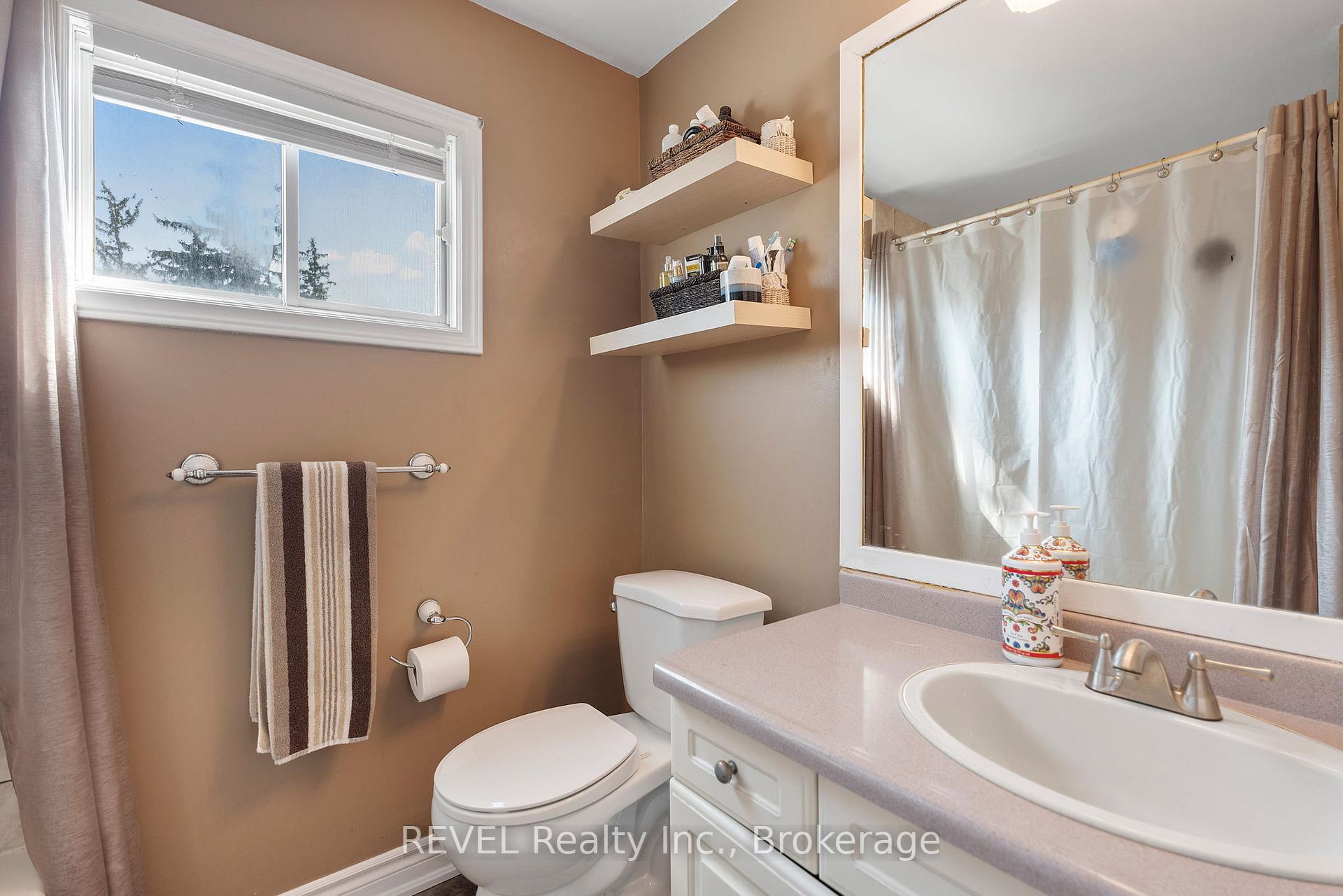 Photo 14 of 6431 Montrose Road, Niagara Falls, West Wood — HOMEH