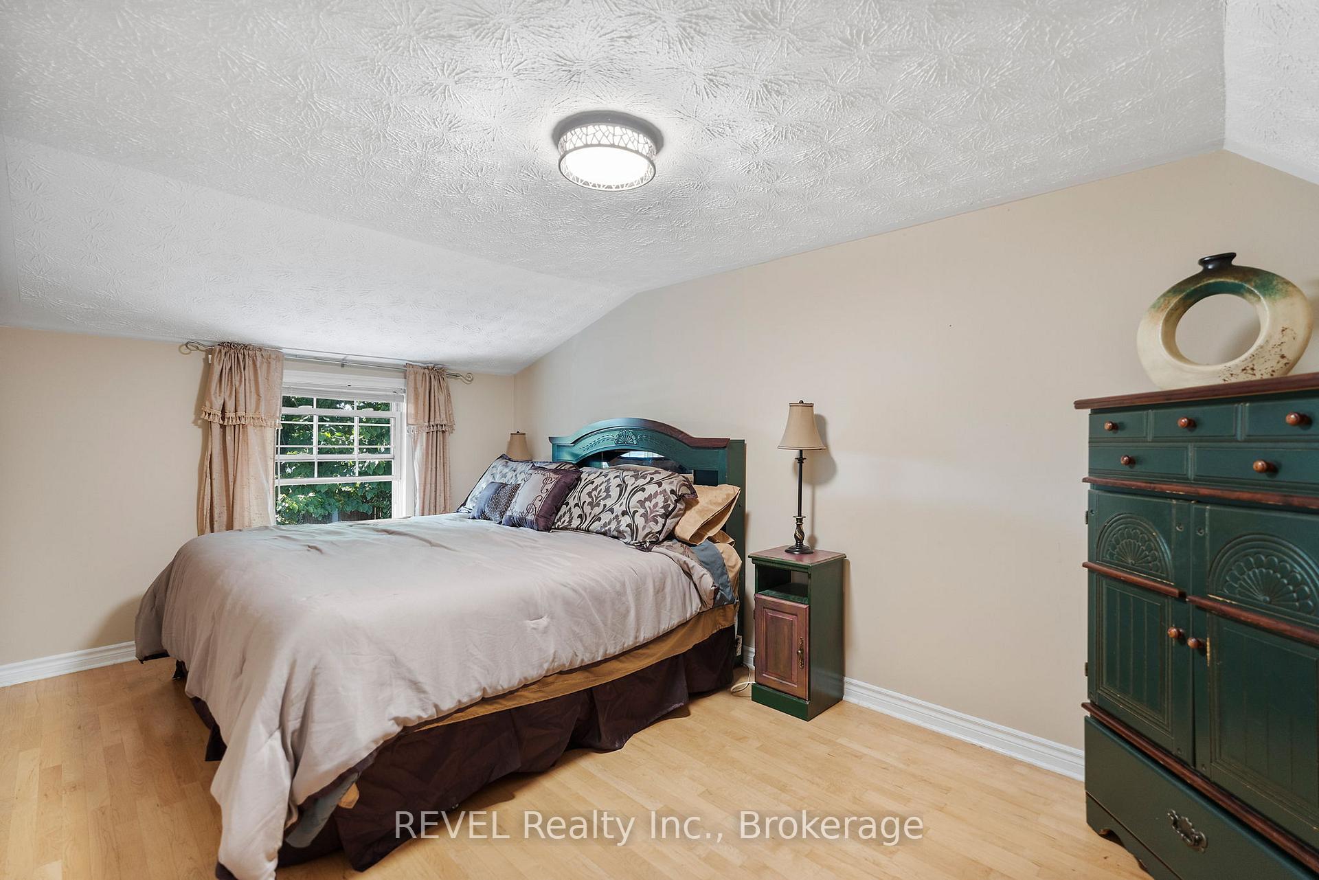 Photo 30 of 6431 Montrose Road, Niagara Falls, West Wood — HOMEH