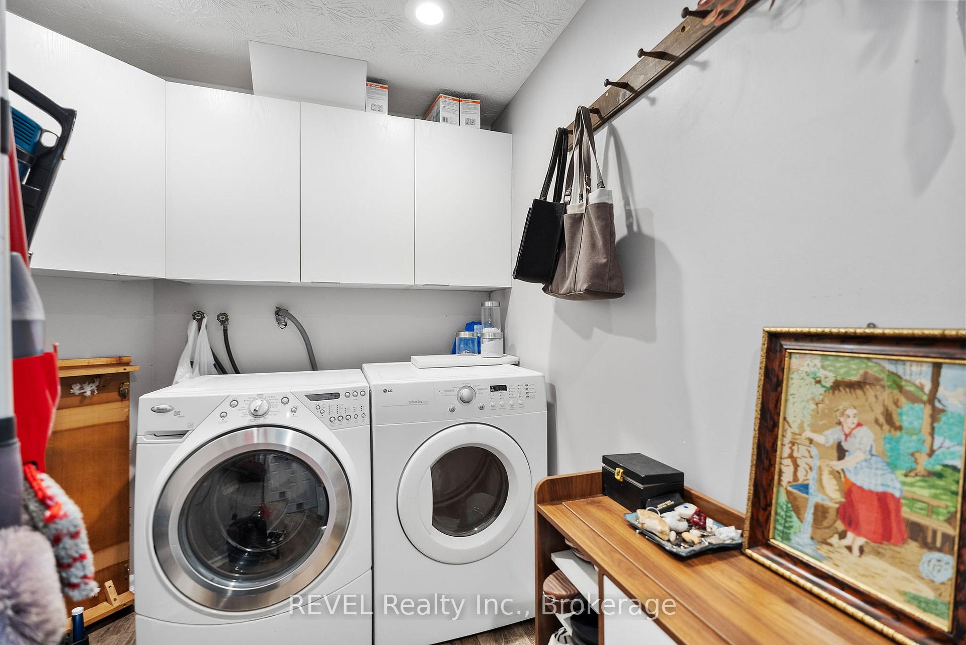 Photo 32 of 6431 Montrose Road, Niagara Falls, West Wood — HOMEH