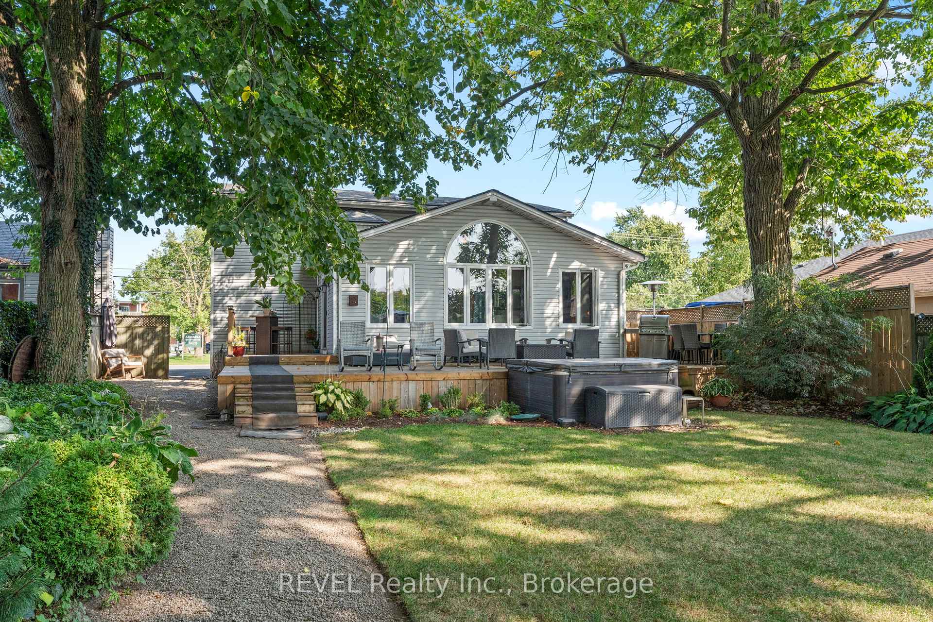 Photo 25 of 6431 Montrose Road, Niagara Falls, West Wood — HOMEH