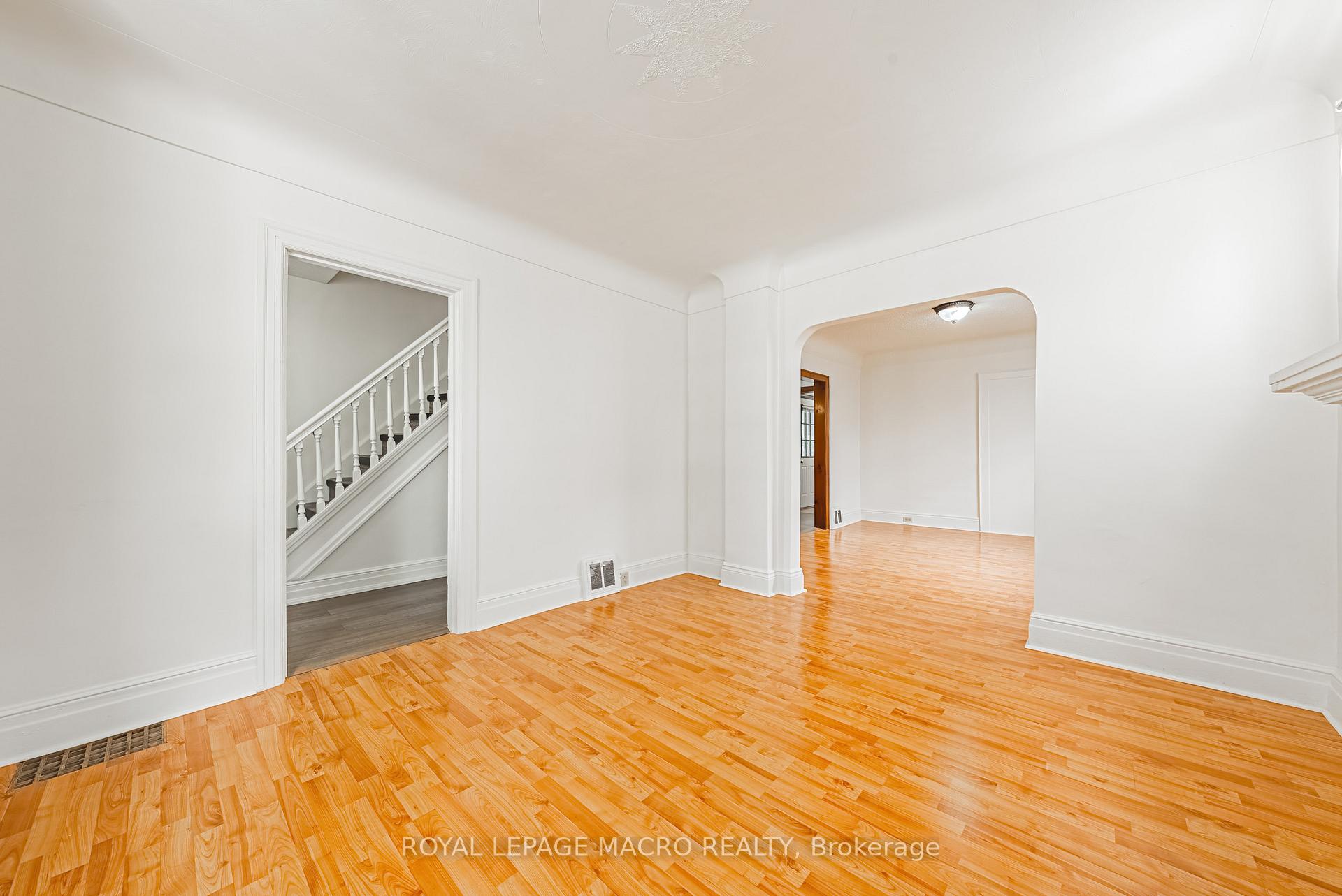 Photo 2 of 168 Britannia Avenue, Hamilton, Crown Point — HOMEH
