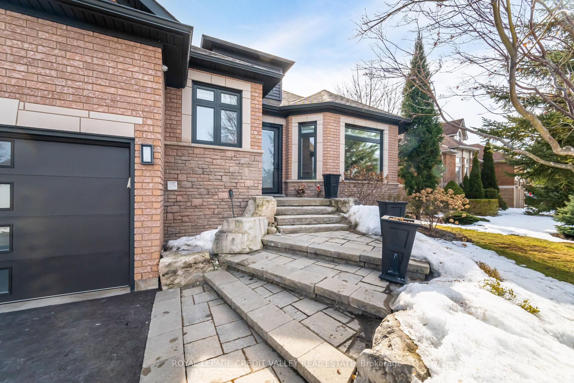 Photo 5 of 32 Pinebrook Circle, Caledon, Rural Caledon — HOMEH