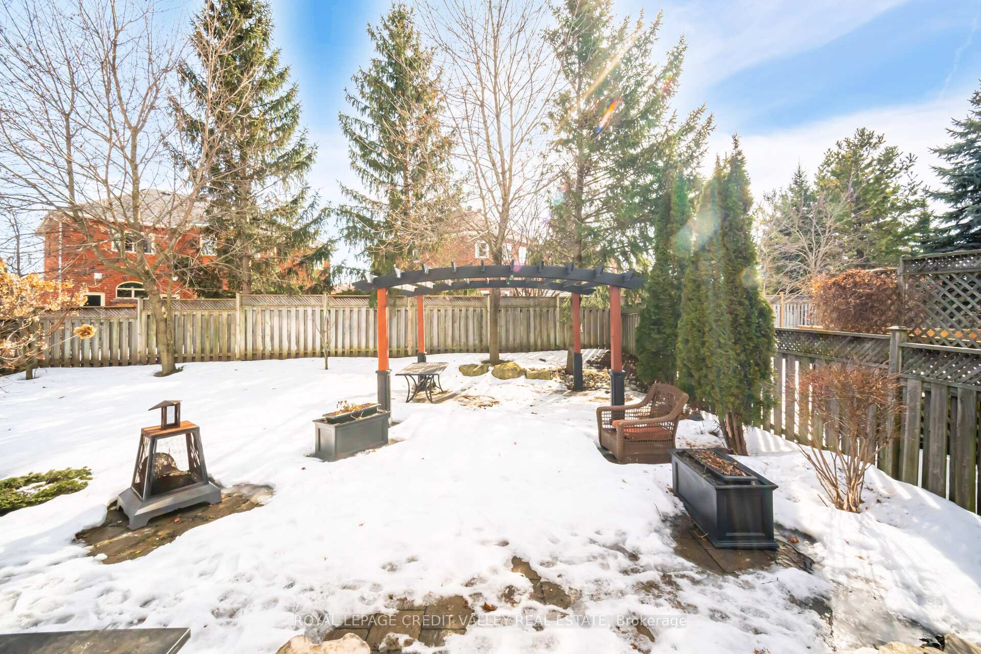 Photo 24 of 32 Pinebrook Circle, Caledon, Rural Caledon — HOMEH