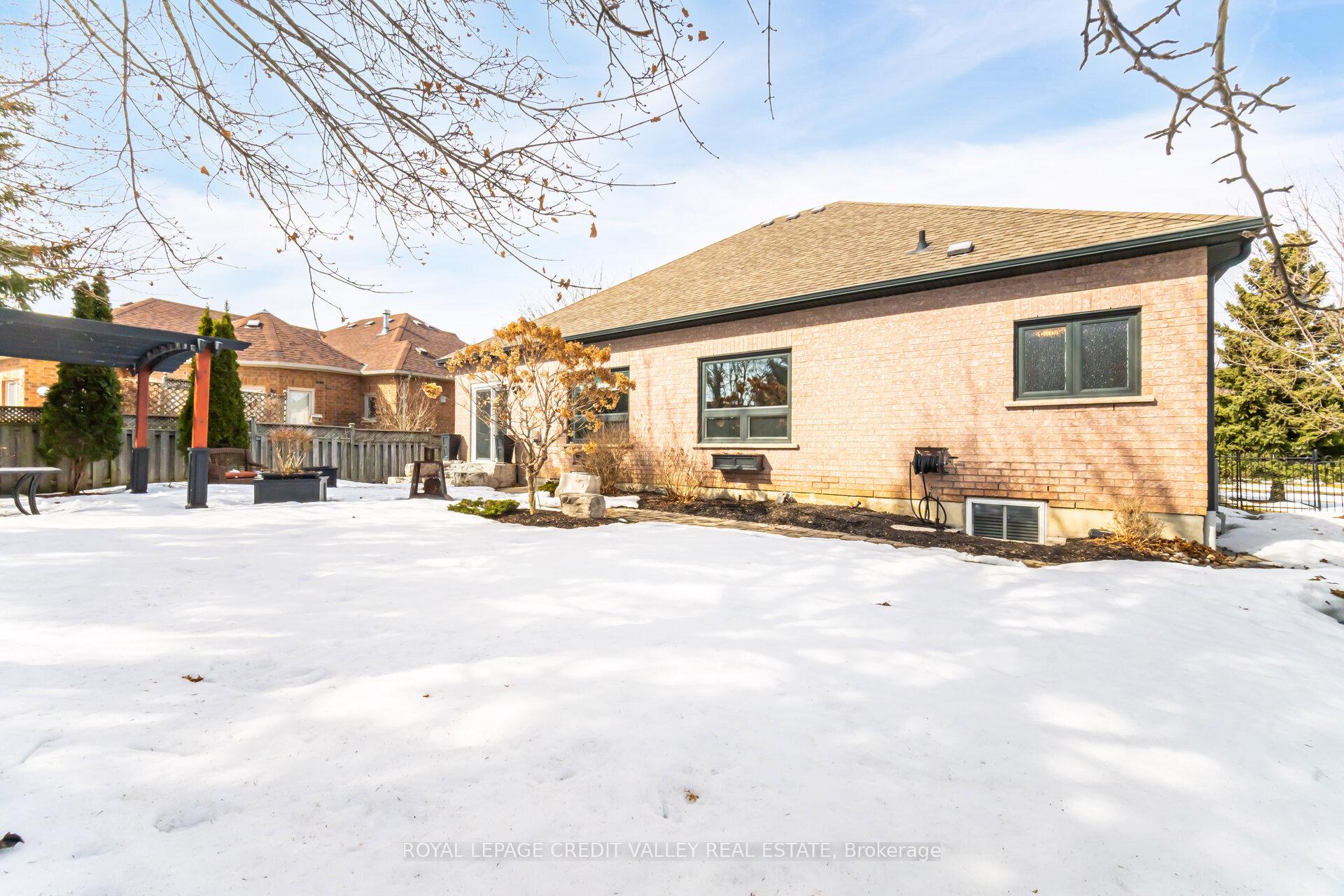 Photo 18 of 32 Pinebrook Circle, Caledon, Rural Caledon — HOMEH