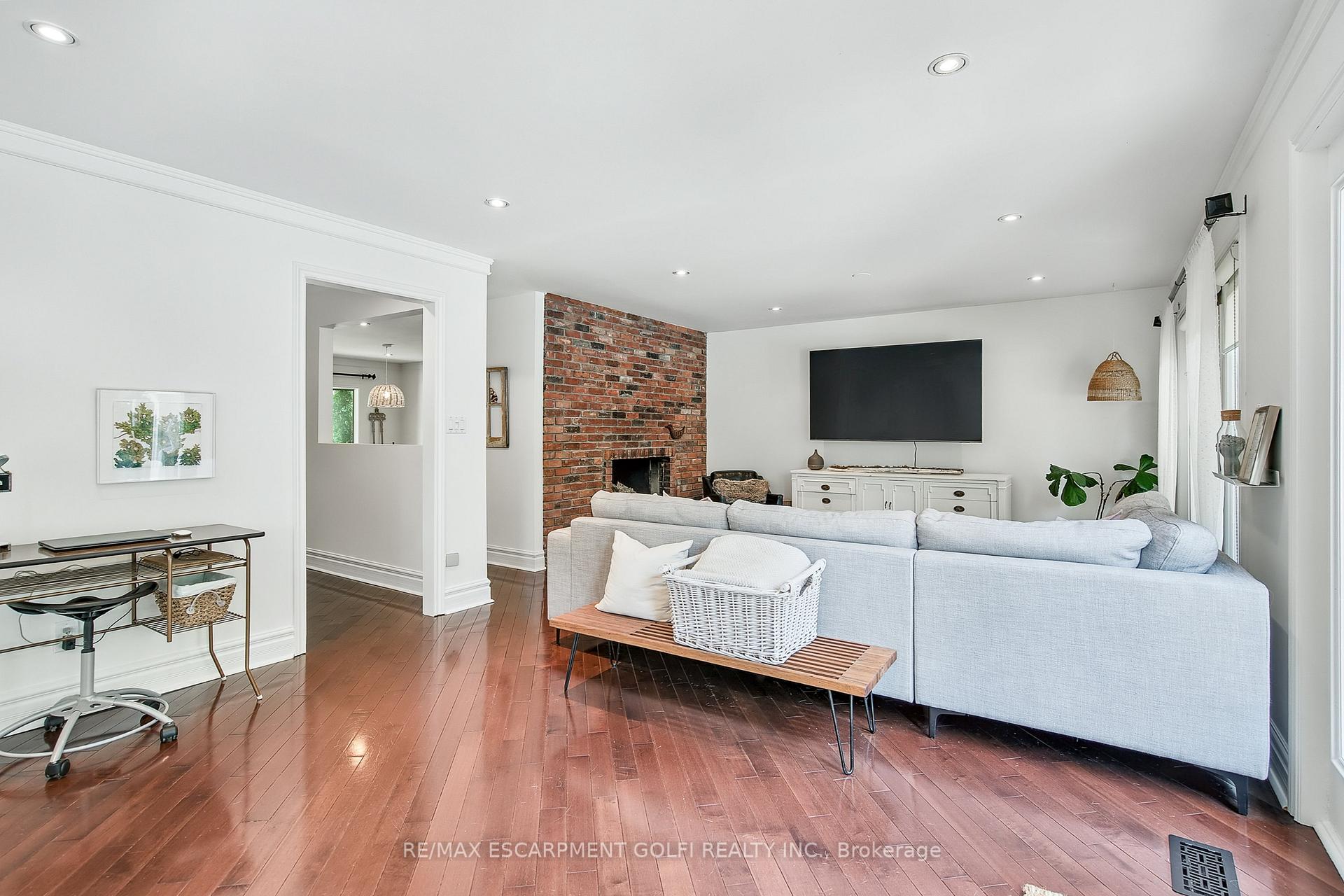 Photo 8 of 268 Appleby Road, Hamilton, Ancaster — HOMEH